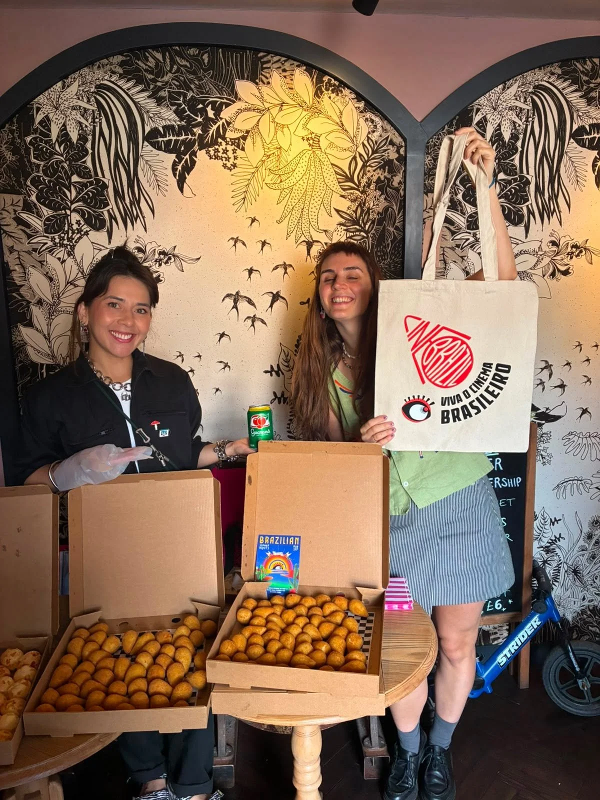 🎉OBRIGADA for coming to our opening screening for the second edition of Brazilian Summer Nights Yesterday!

We had a beautiful time watching Auto da Compadecida with everyone, eating delicious treats from @zucca.uk and drinking guarana from @delicia