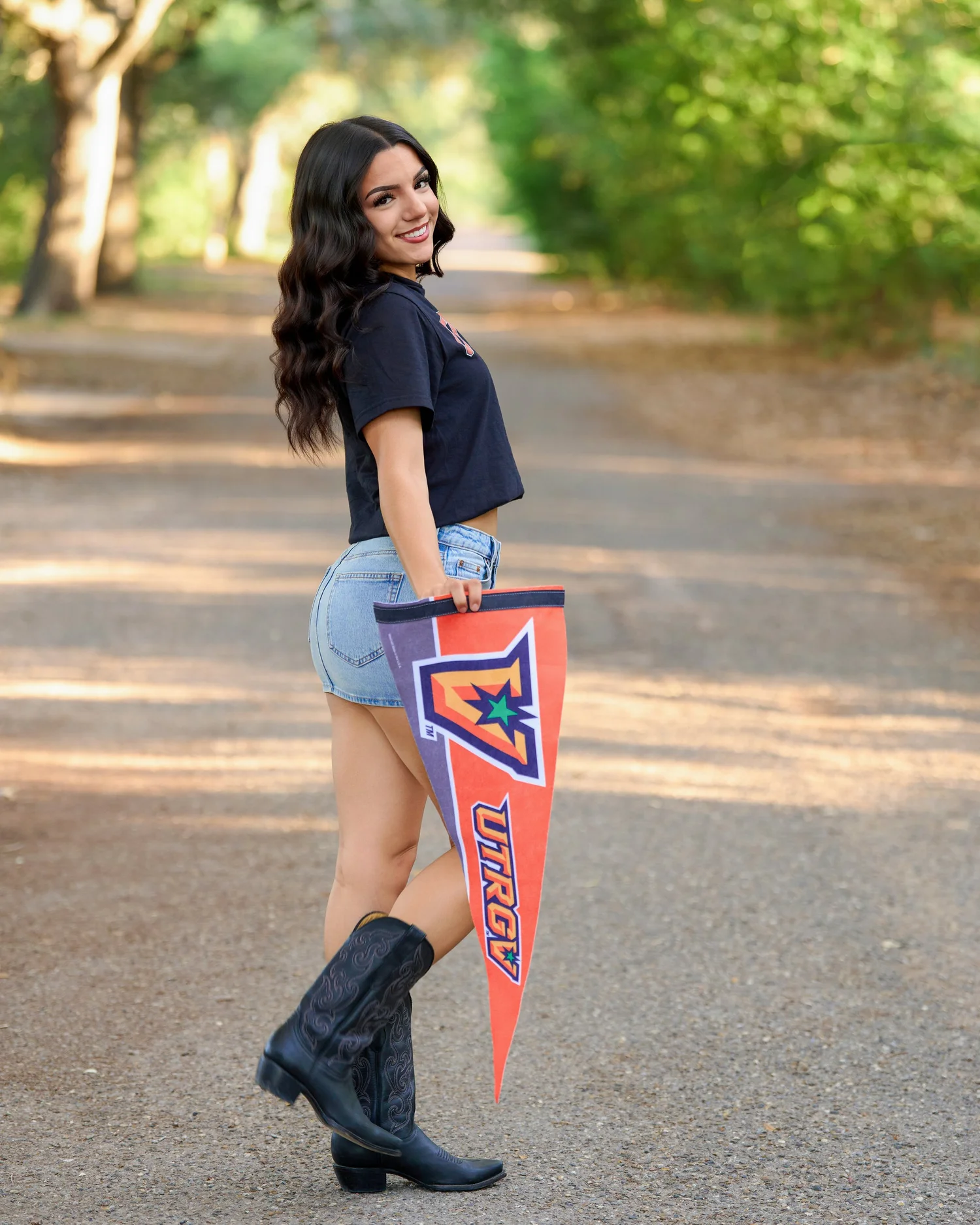 UTRGV senior portrait photographed by 956Photography