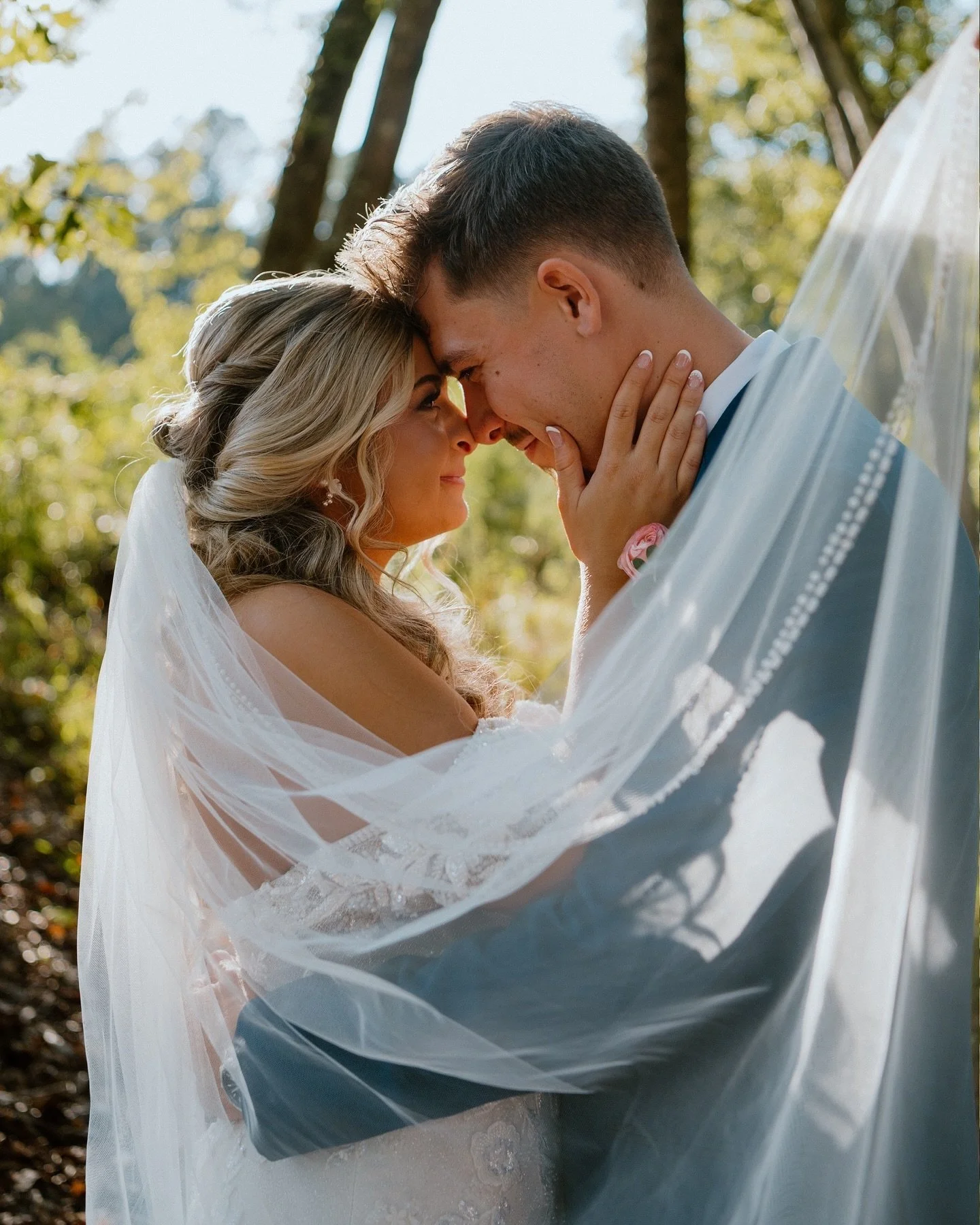 sometimes in a wedding day, there&rsquo;s moments that deserve their own time to shine... this is one of them ✨💌