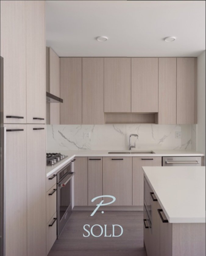 .
PROJECT | Sydney by Ledingham McAllister 
.
SOLD | Homes 2305 and 2405. 
Both homes offer fantastic 2 bedroom layout with southern water and city views. 
.
Our final top-floor, south facing B plan has just been released. Offered at $854,900 (R29848