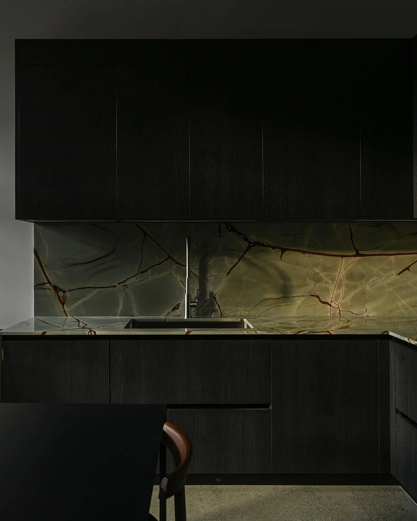 Drama and Details. 
Reimagined and completed by @kippdesignbuild, The Designer&rsquo;s Loft is an expression of thoughtful urban renewal - where legacy architecture meets contemporary craft. 
.
Currently on offer by us @we.are.proper by Private Resid