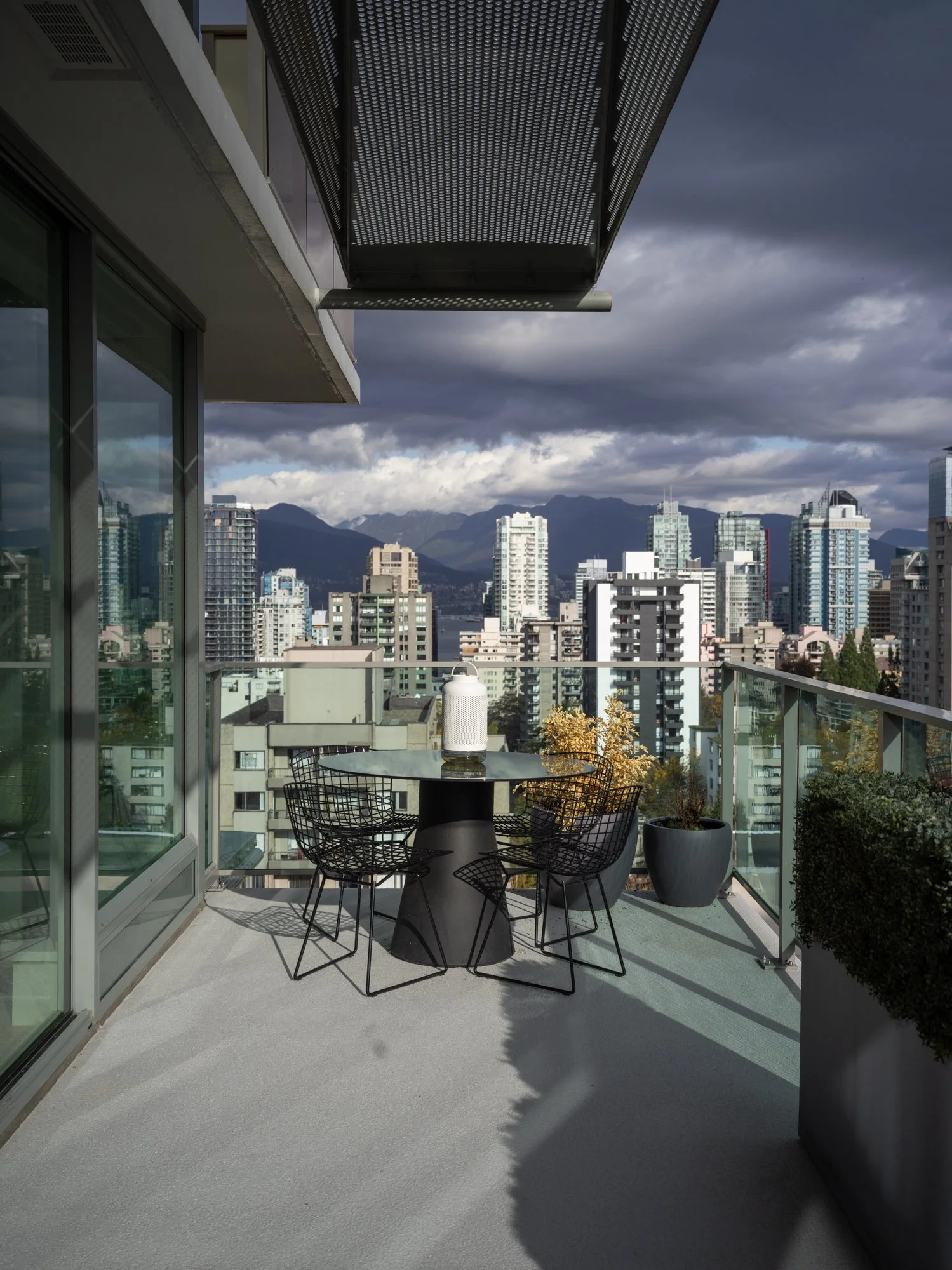 Mirabel 1701 Web-6.jpg