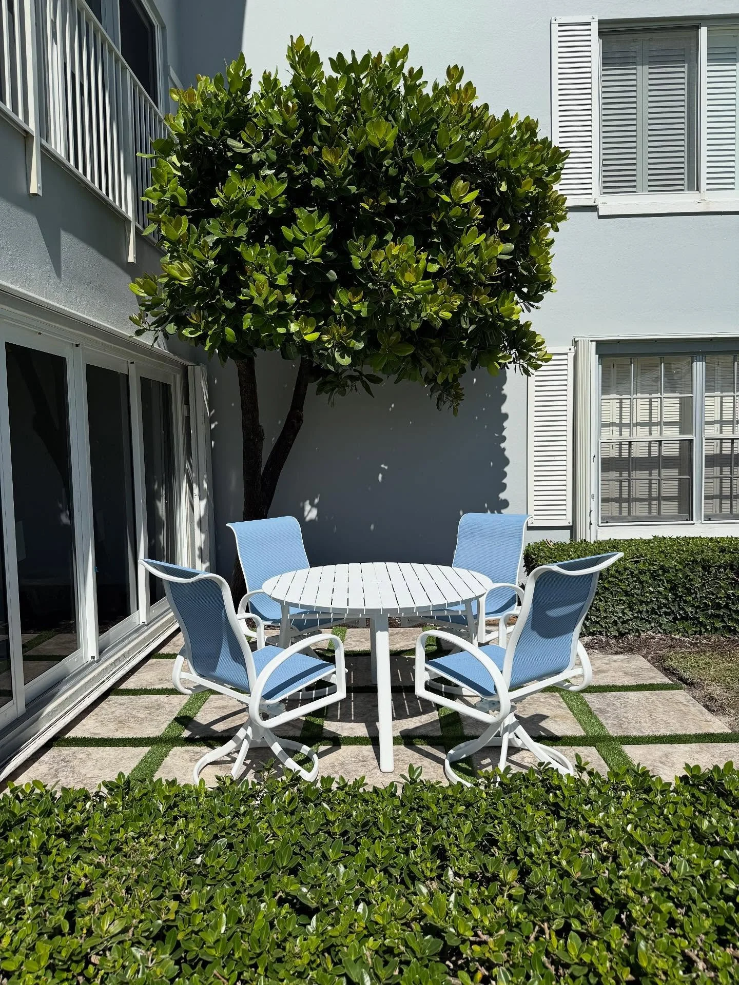 Florida living! We transformed this small outdoor space to an amazing outdoor area! Can’t wait to show everyone what we’ve done on the inside! #floridaliving #delrayspaces #loveyourspace #enjoylife #floridavibes #weloveourclients #delrayf