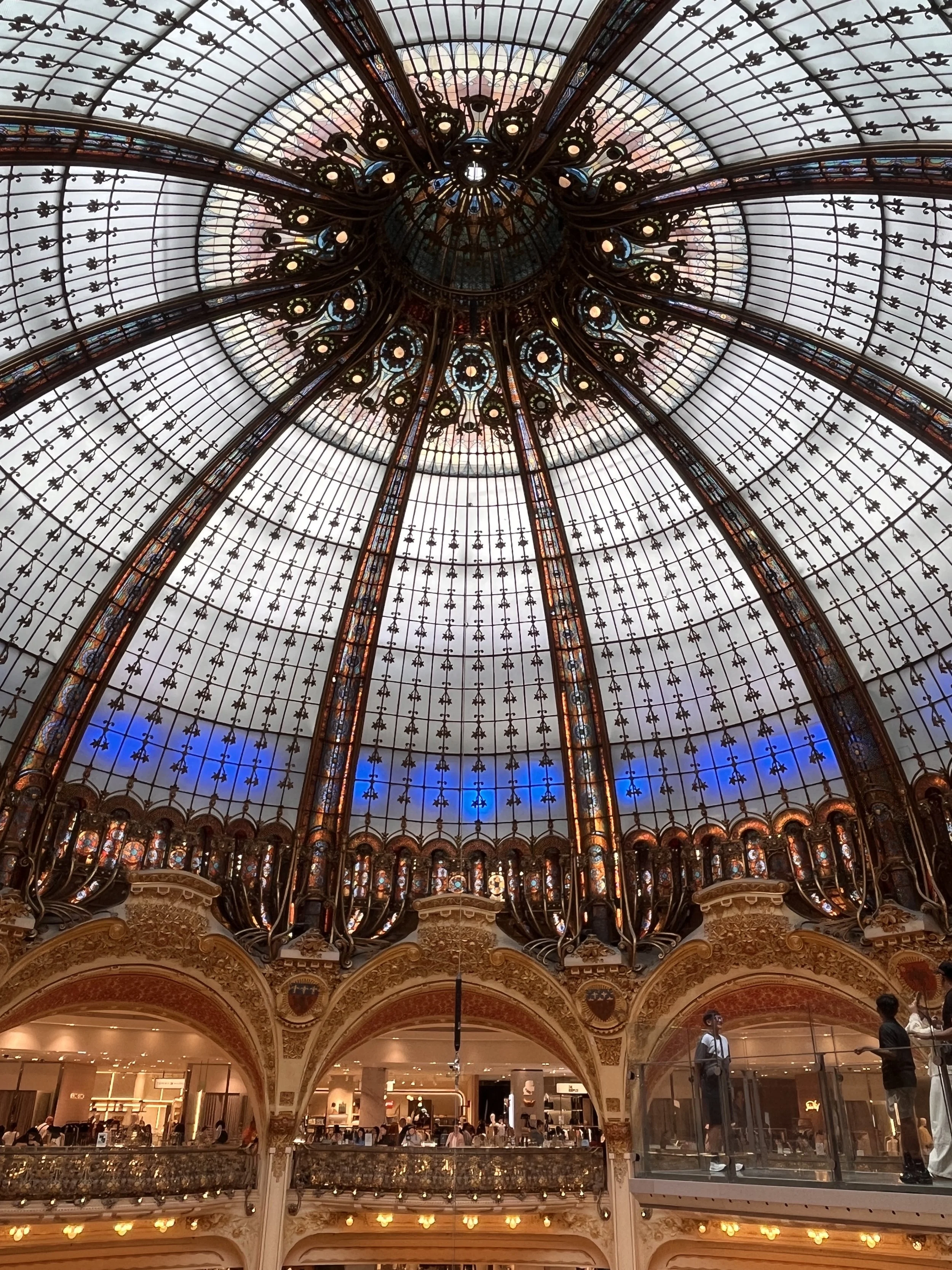 Gallery Lafeyette Paris .JPG