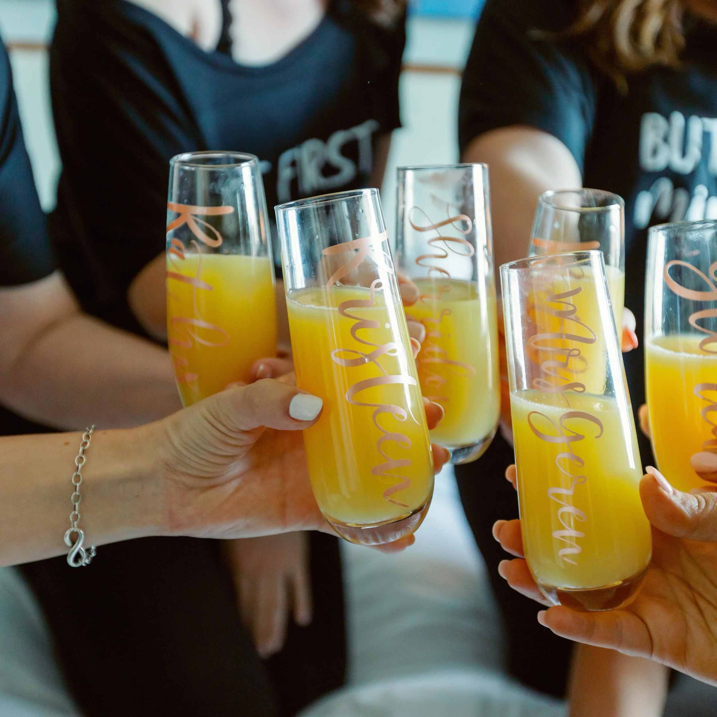 ✨Cheers to the weekend! Stay safe out there during the storm!

📷 @elinarosestudios 

#WeddingPlanners #WeddingCoordinator #TampaWeddings #StPeteWeddings #Walkthrough #WeddingPlanning
