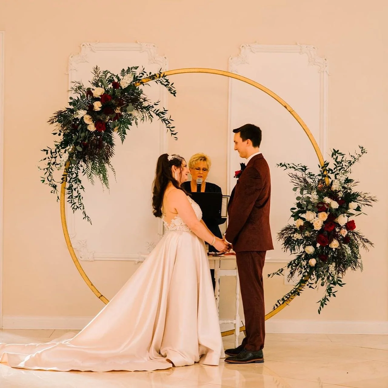 The circle is a symbol of unity, infinity, without beginning or end 🫶🏼

@heatherfrablephoto 
@stonebridgeeventsfl 
@brogenproductions 
@puffnstuffcatering 
@cblundys 
@apieceofcaketampa 
@jasonscreationsdesignstudio 
Allure Artistry
@ghamobiledjs 
