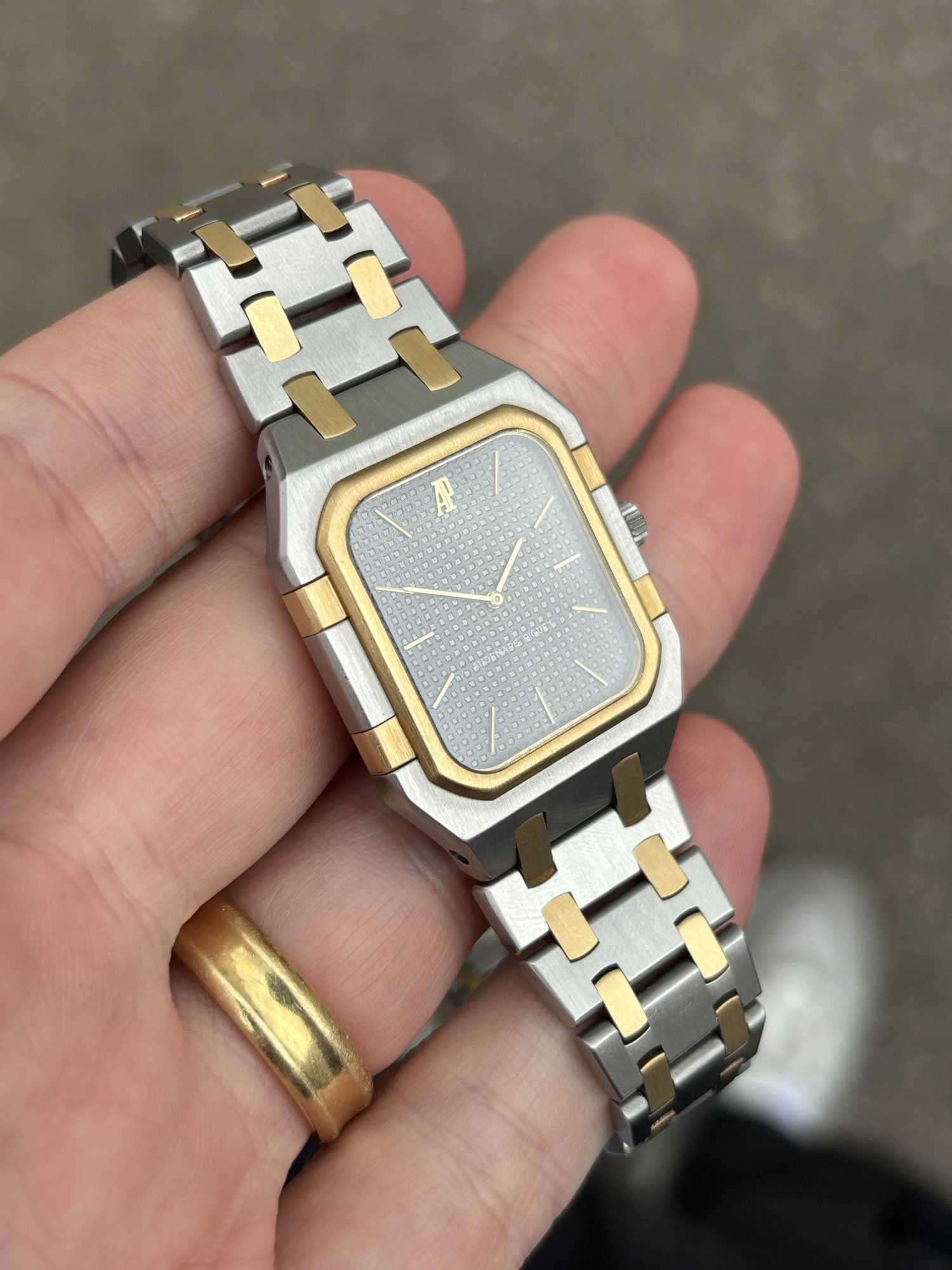 Audemars Piguet Rectangular Royal Oak ref. 6009SA — Doble Vintage