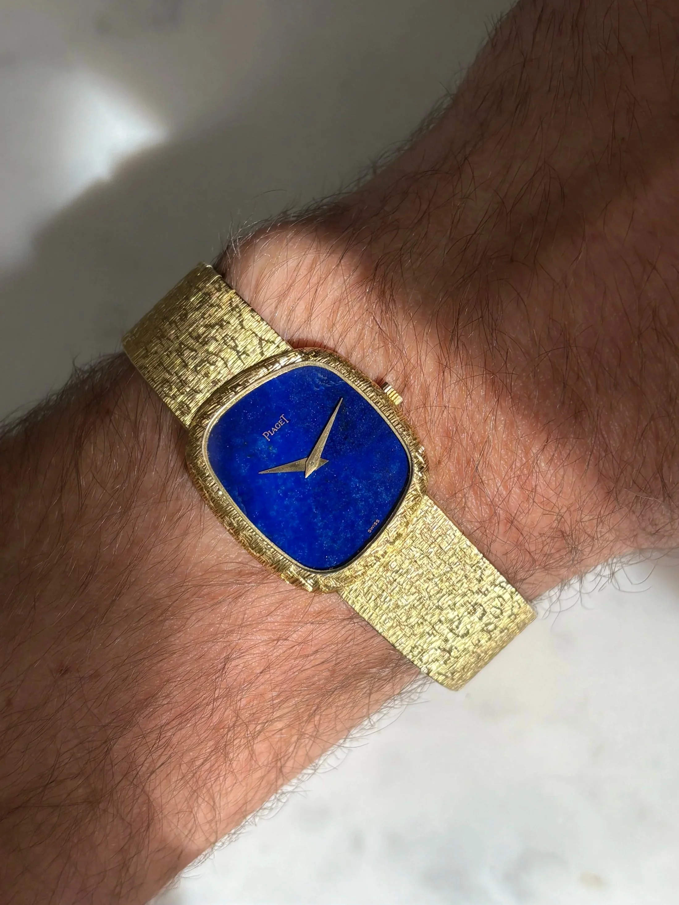 Piaget Asymmetric Yellow Gold 'Tiger Print' Textured Bracelet & Lapis Lazuli Stone Dial ref. 9467 A68