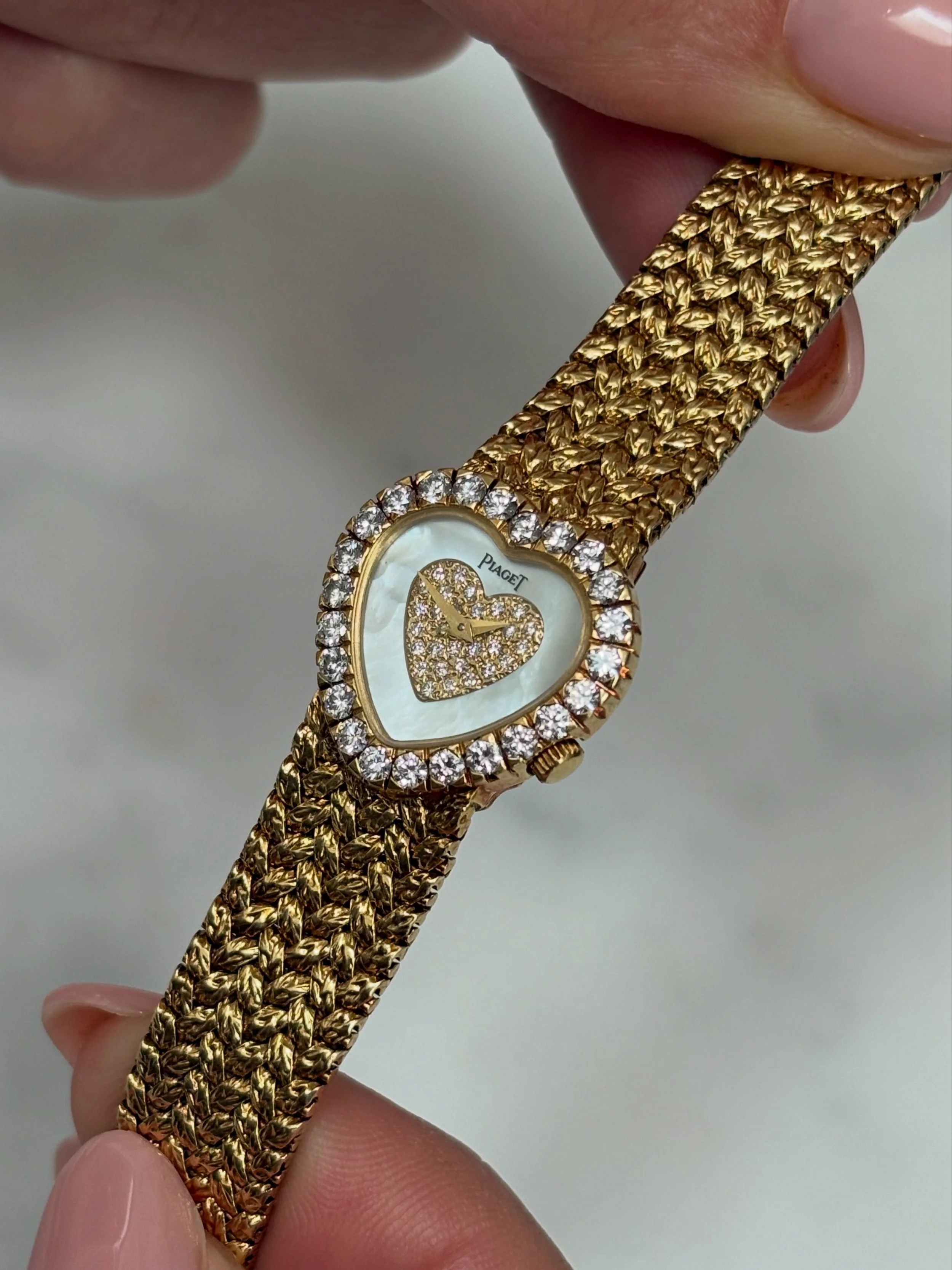 Piaget Heart Cocktail Watch Yellow Gold Mother Of Pearl & Diamond Pavé Dial & Diamond Bezel ref. 8446 D2