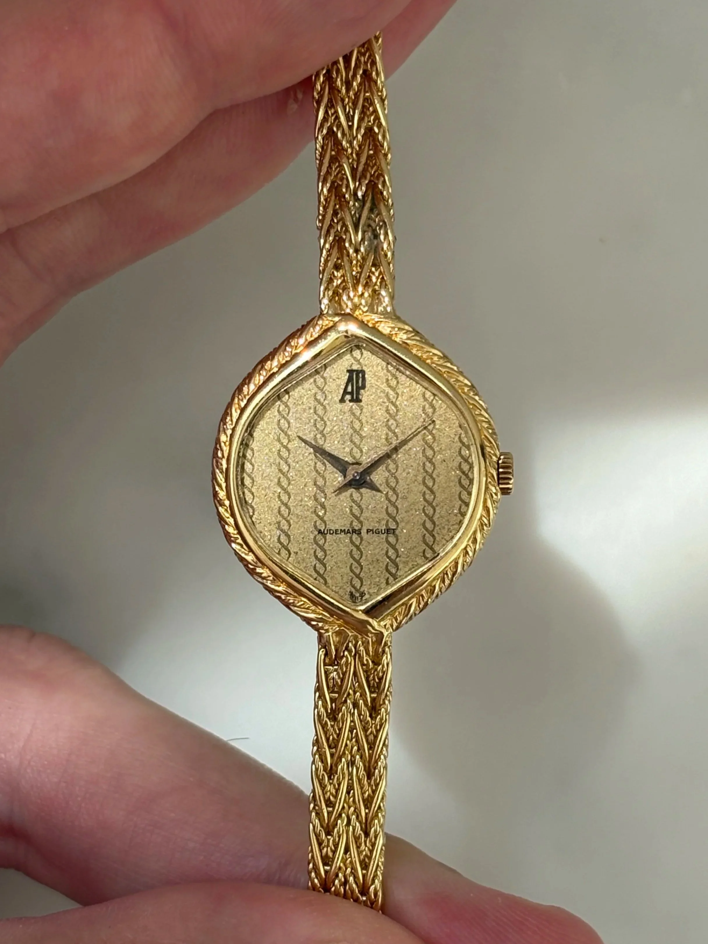 Audemars Piguet Cocktail Watch Yellow Gold Lips Case & 'Ribbon Dial'