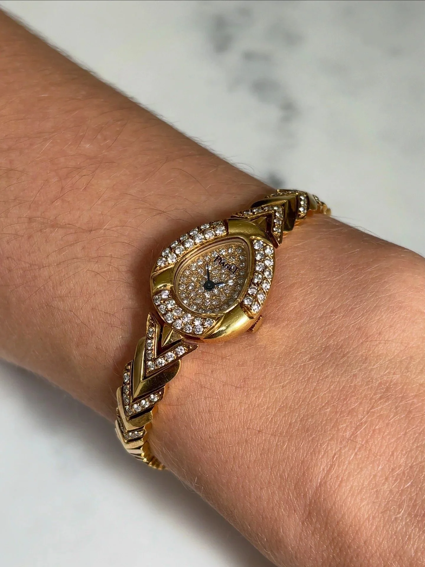 Piaget Mini Golden Egg Diamond Set Leaf Bracelet ref. 49350