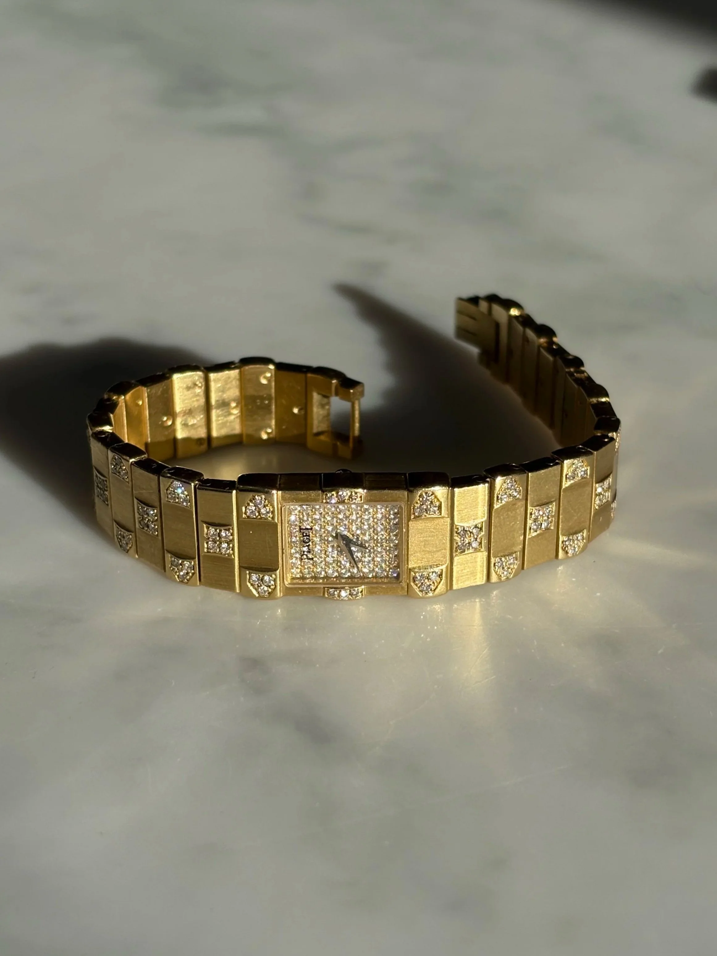 Piaget Polo Mini Yellow Gold Cuff Watch Pavé Diamond Dial & Fancy Diamond Bracelet ref. 15281 C585