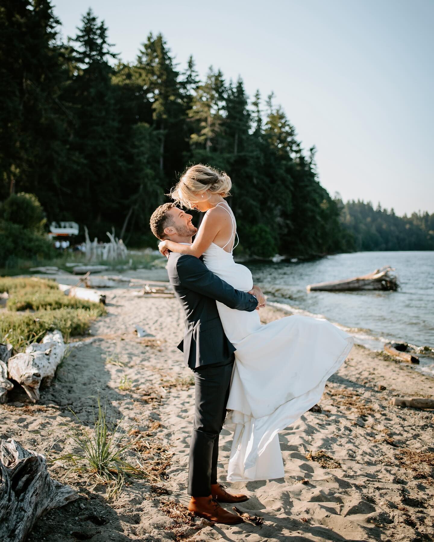 I had to pick a handful of favorite photos for the re-brand process. Do you know how hard it is to pick favorites from 110 weddings??? Half way through the process I just gave up because I already had 200 images picked out. 😅😂 Over the next few wee