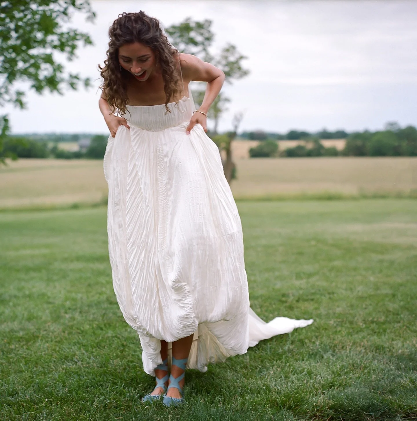 Last summer with Becca and Josh! A sunny rehearsal complete with a plane ride, followed by a wedding day with a ceremony rainstorm. What a treat 🫶