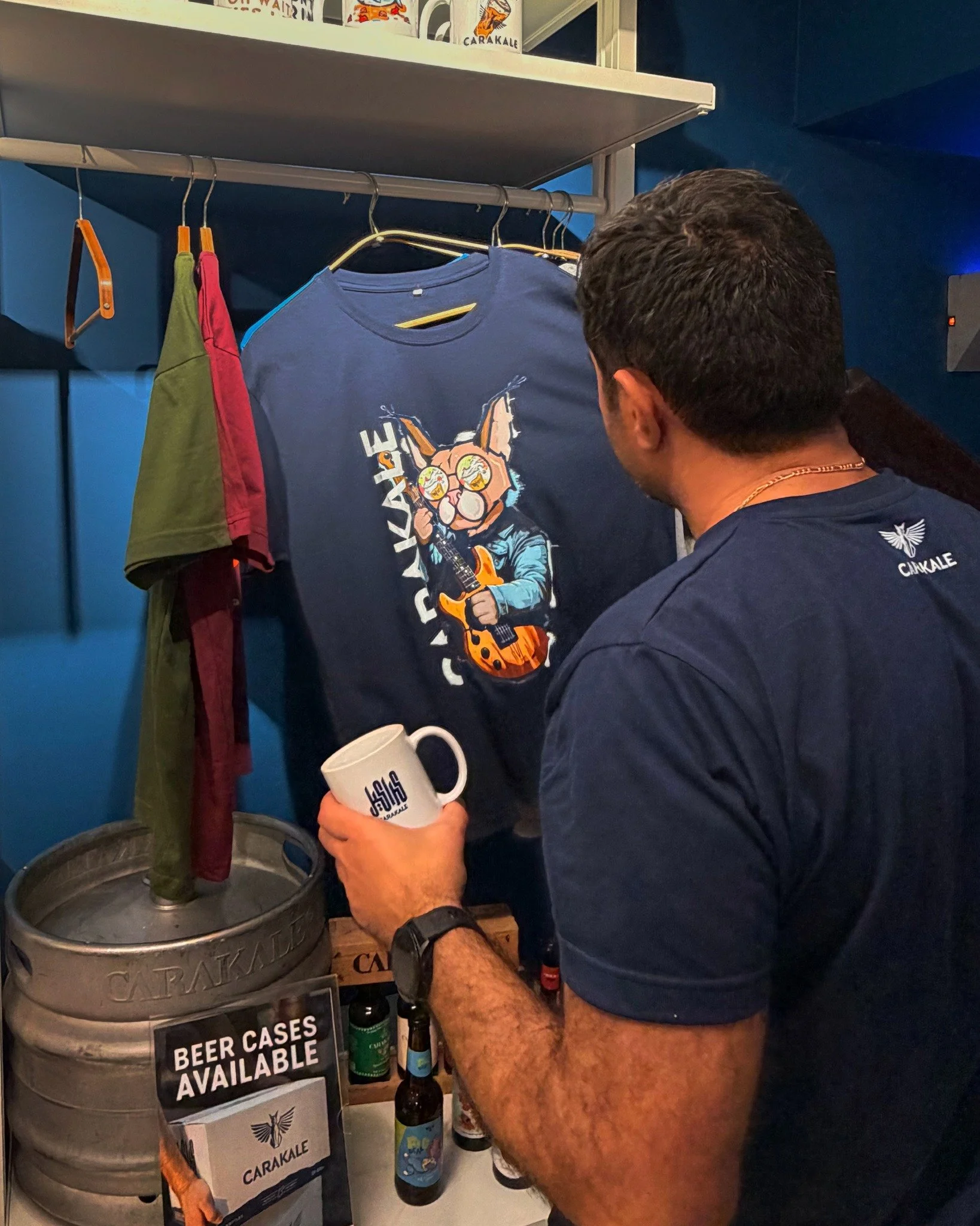 Take a piece of Carakale home 🍻
Explore our merch corner next time you visit the Tasting Room!

#Carakale #CarakaleTastingRoom #DrinkLocal #CraftBeerJordan