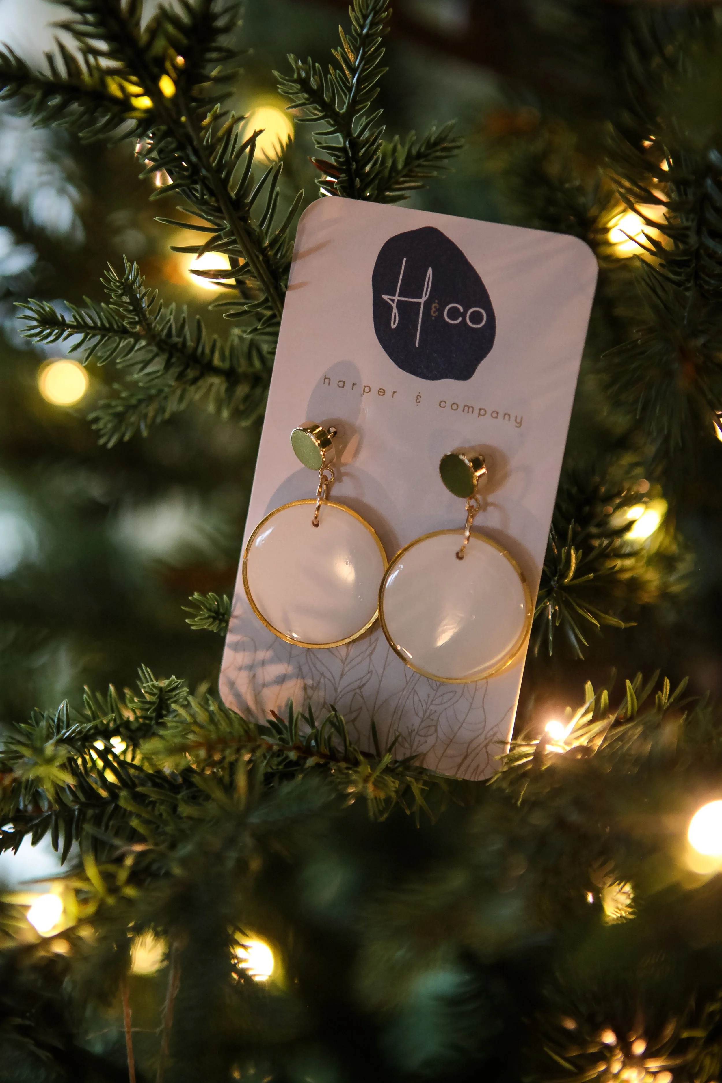 white circle gold bezel gold stud3.jpg