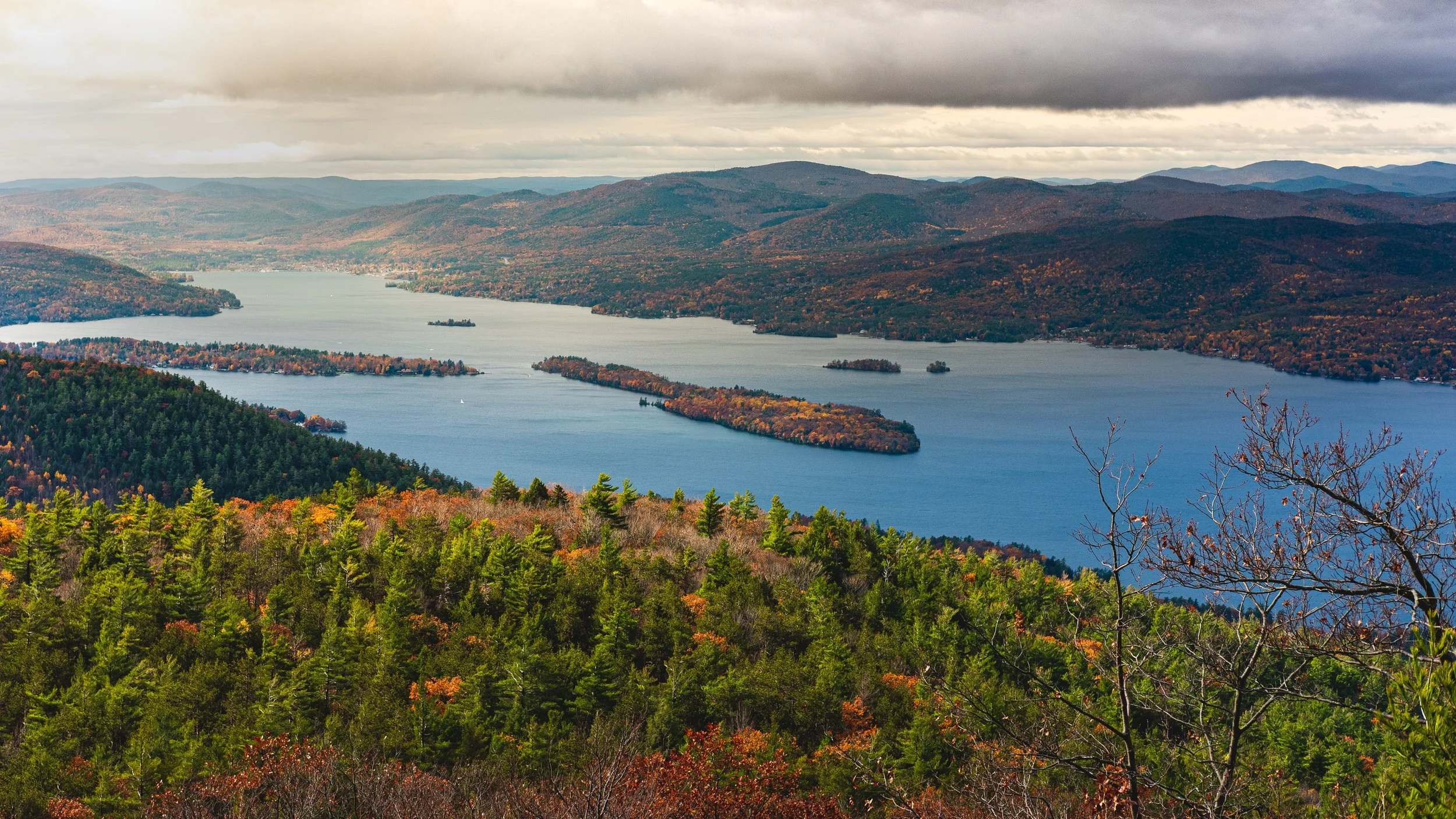 New York's picturesque Hudson River in the Hudson Valley
