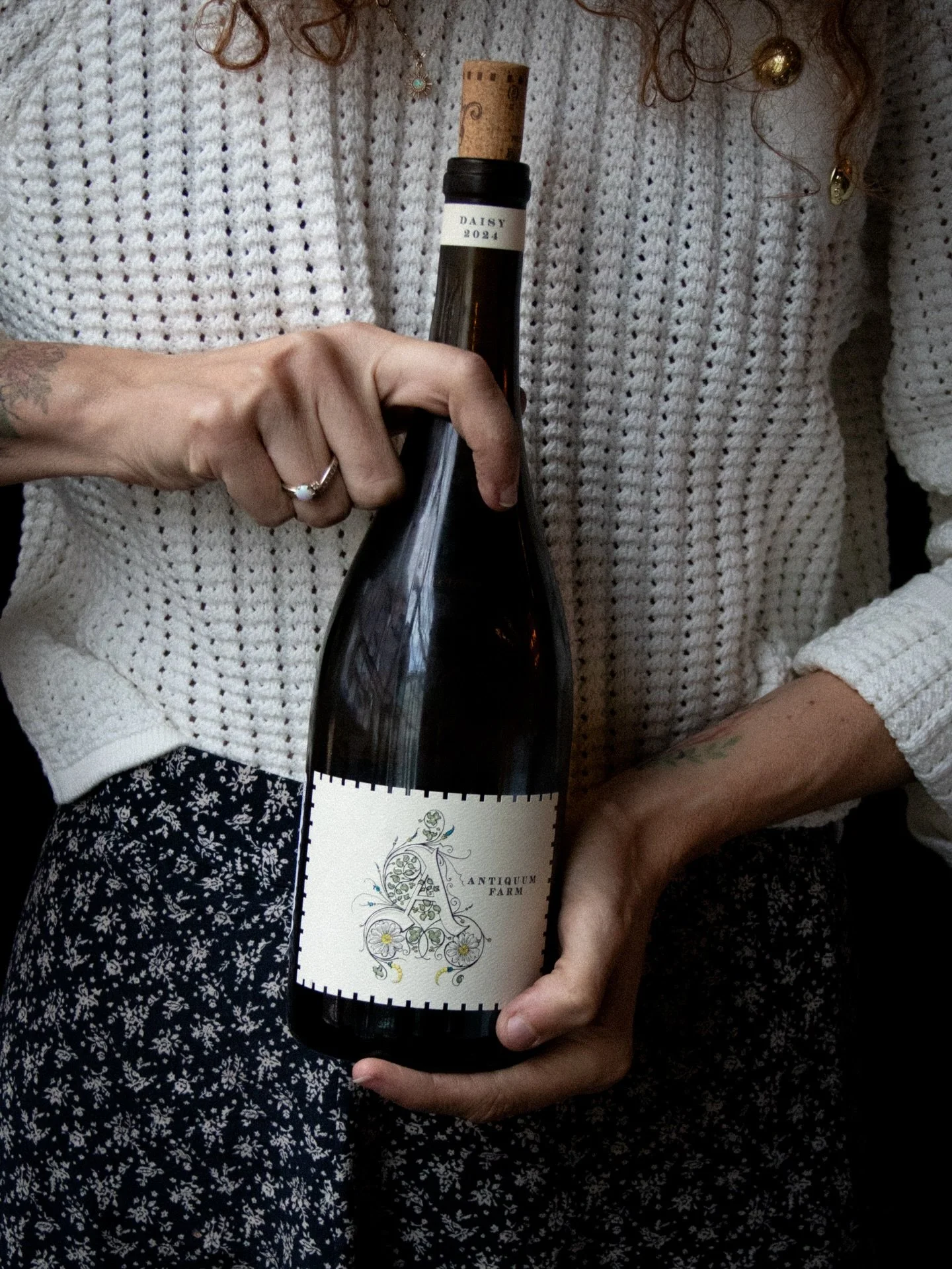 If you&rsquo;re not familiar with @antiquumfarmer, we can vouch that this particular winery ought to be one of those gemstones you come back to time and time again. An Oregon darling in the Willamette AVA, this working farm highlights their natural t