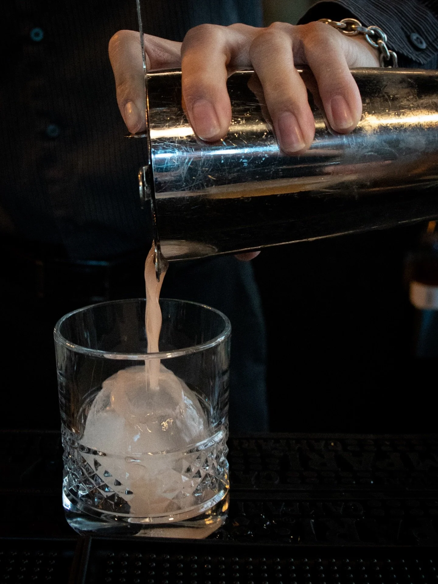 The team has been working hard behind the scenes to create a fantastic spring cocktail menu for you! Come see us this weekend to grab your fav off our current cocktail menu one last time. Spring menu arrives Monday! 🫐🍋&zwj;🟩🌼
Friday &amp; Saturda