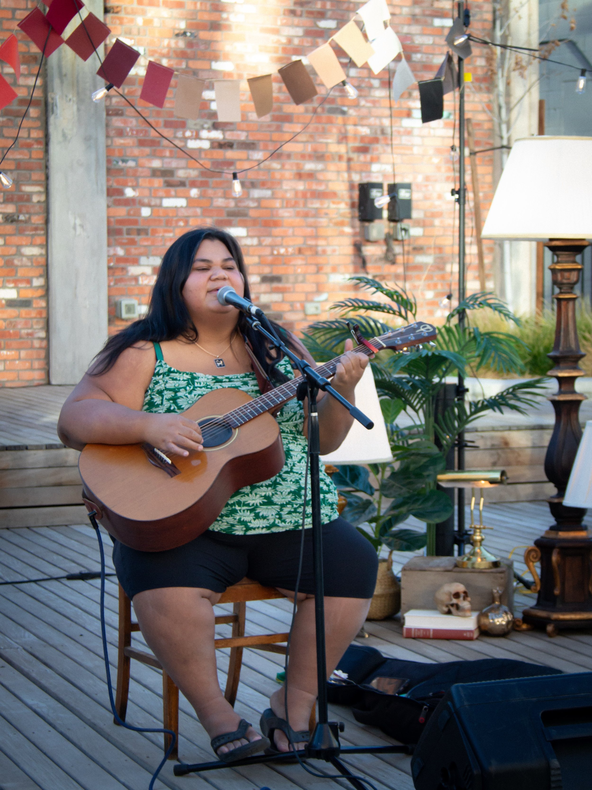 Join @melsoul90 on the patio this Saturday for live music. Music starts at 8pm, no cover!
#slcwinebar #slcnightlife #livemusic #slcevents #freeslcevents