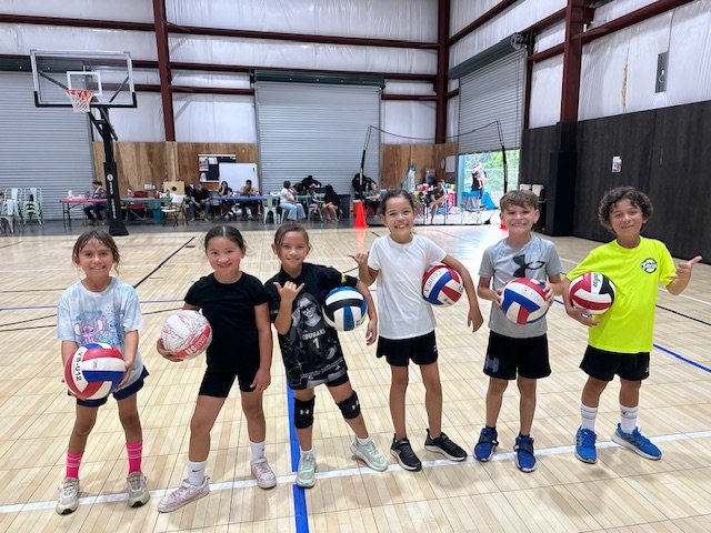 Keiki volleyball group shot smiling 6-9 yrs.jpg