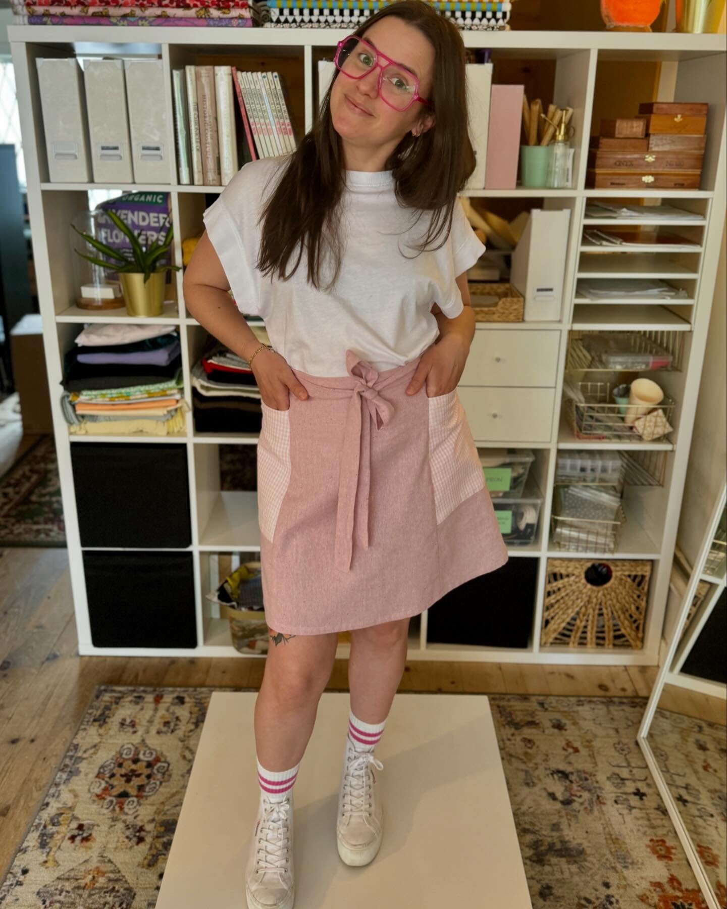 How CUTE is Alex in the 70s Wrap Skirt?!?

She made it a *mini* and did contrast pockets and we just needed to take a moment to appreciate how cool she makes it look😎🩷🤘

#memademay 
#memademay2024 
#memademaytoronto
#imadethis
#roberkaufmanfabrics