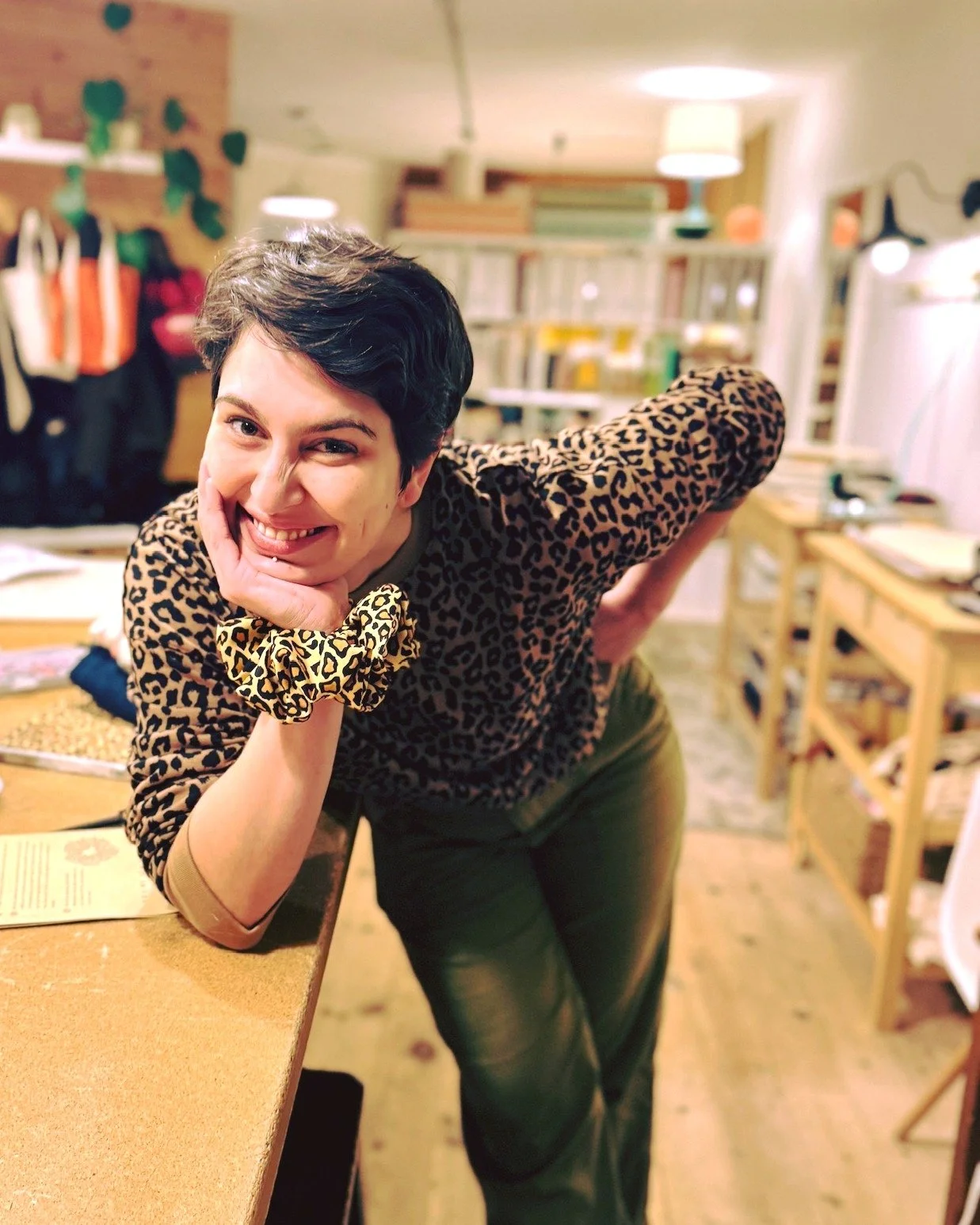 Sewing Club, it's a vibe. 

Students who have attended class at The Neon Needle can pop in to the studio monthly to:

⚡️ Use the BIG cutting table
⚡️ Finish a project
⚡️ Start a new project
⚡️ Crowd-source advice on alterations

...or just drinking (