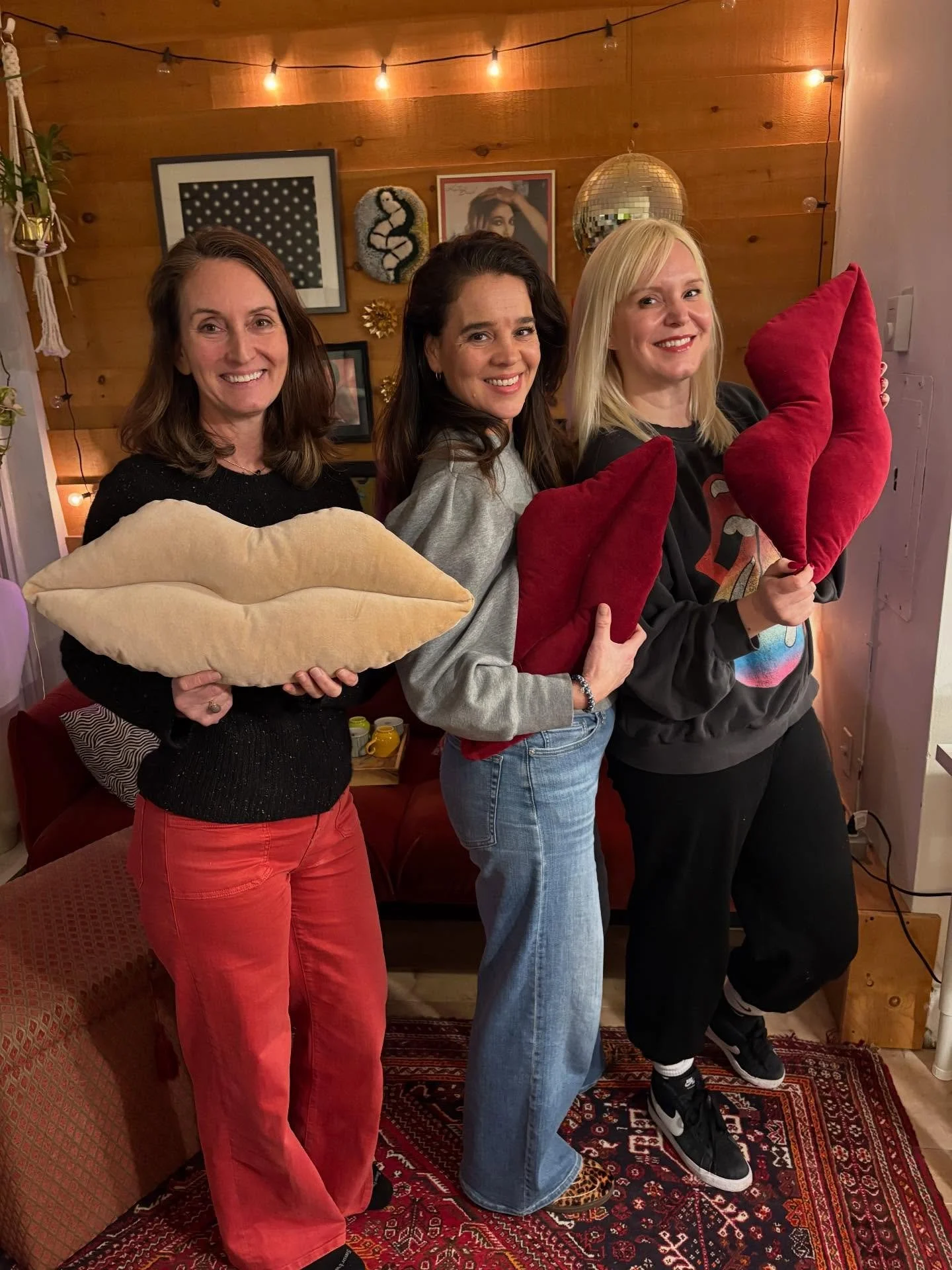 &ldquo;What&rsquo;s Galentine&rsquo;s Day? Oh, it&rsquo;s only the best day of the year.&rdquo; &mdash;Leslie Knope

Happy Valentines Day everyone!! 
Hope you&rsquo;re feeling love today❤️💋👄

#velvetlips 
#galentines 
#todotoronto 
#torontoevents 
