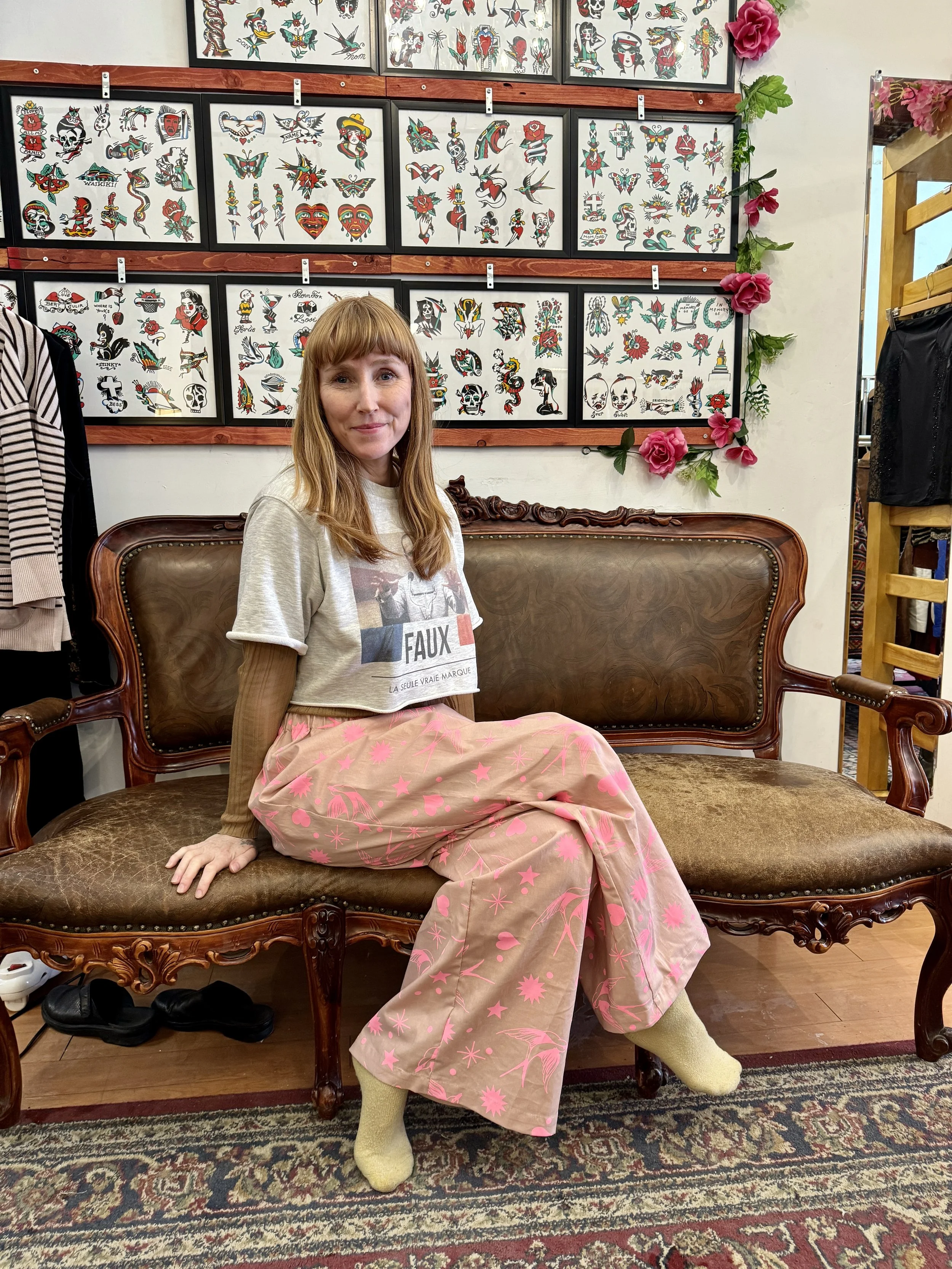 rebecca wearing tula pink lounge pants 01.JPG