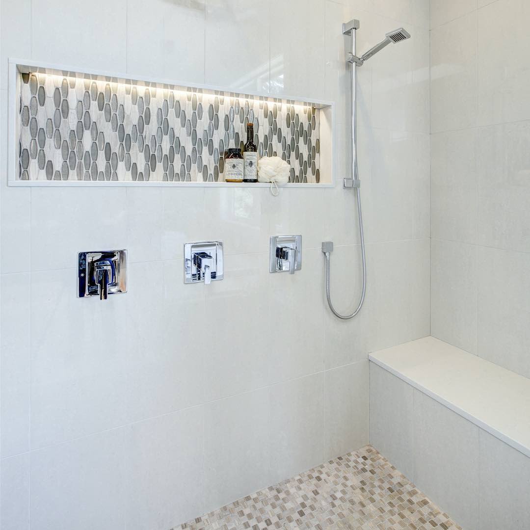 Walk-In Shower With Bench Seating