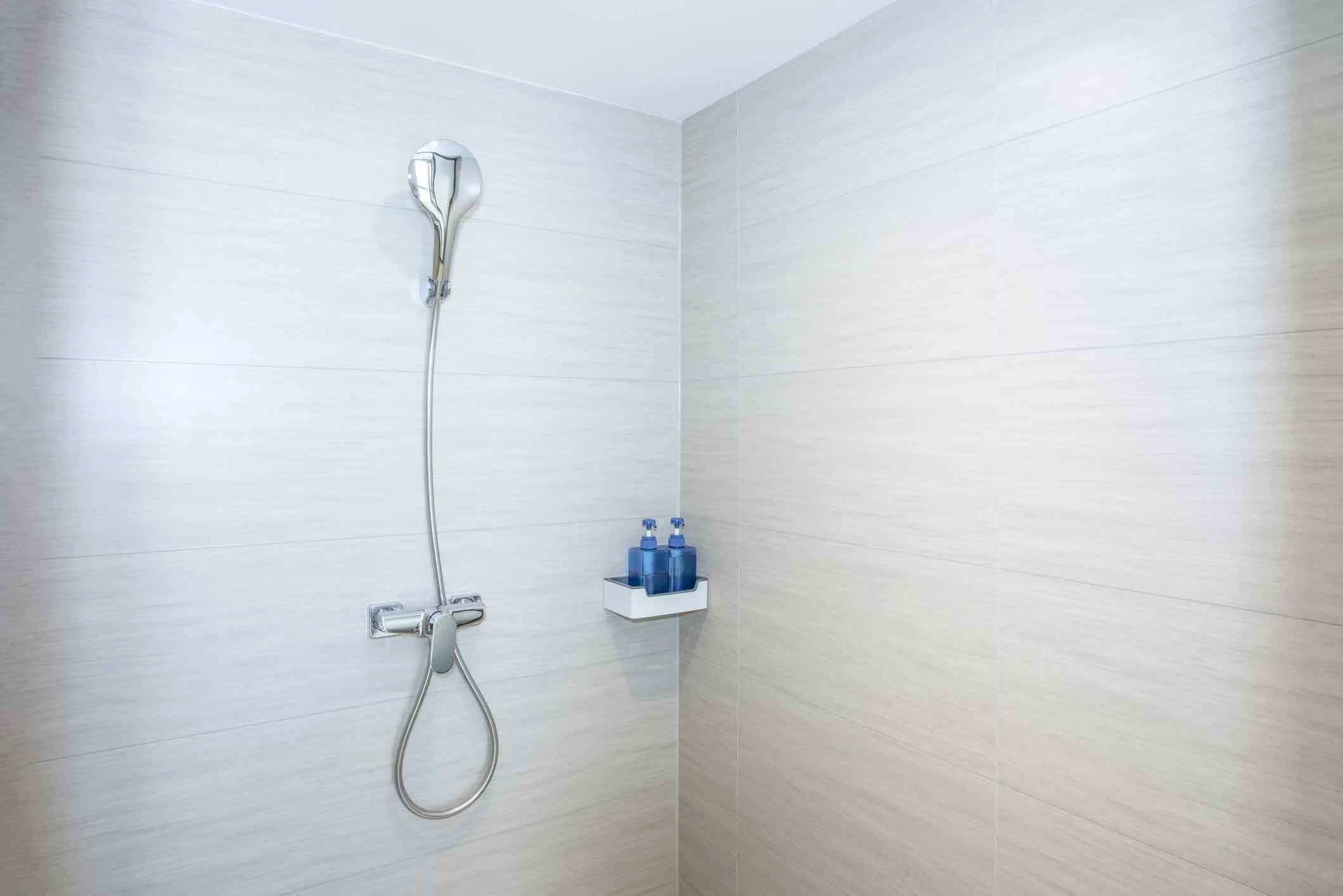 Low Maintenance Shower Walls Easy To Clean Materials