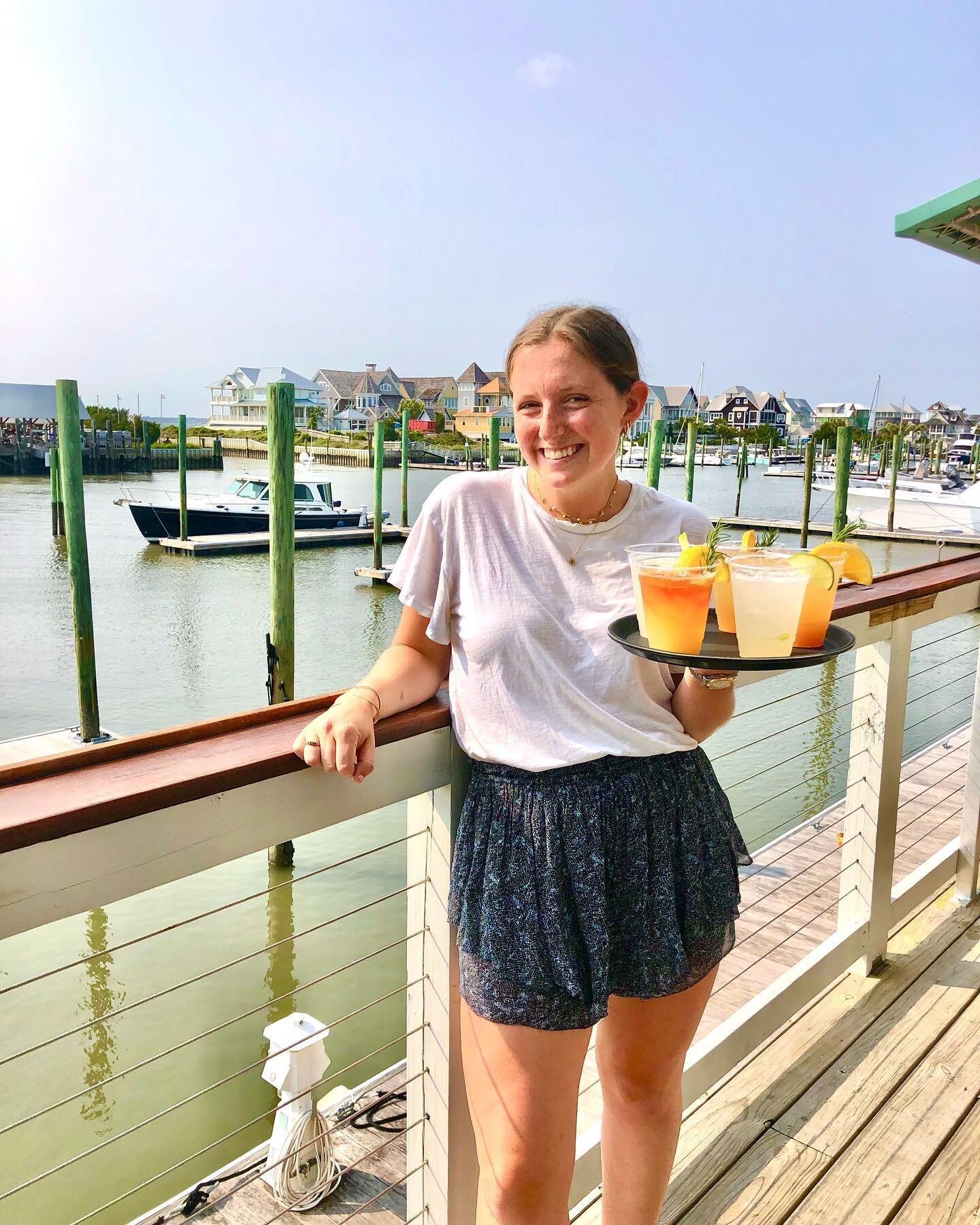 Swipe for the exciting details of your future evening on Bald Head Island, at the Wisp! Our new server Abigail is awaiting your reservation as well as the full bar and @delphinacantina pizza!! #nightout #baldheadisland #trivia #bingo #cocktails #mock