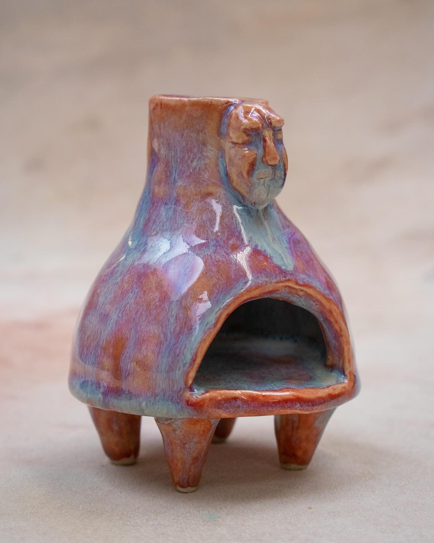 First firing at @pastlivesllc complete! This guy makes me so happy, even though he looks a little sad.

What should I name him?!

And look at that GLAZE! It&rsquo;s called &ldquo;kimchi&rdquo; I had been eyeing it at @georgiesceramic for months. Fina