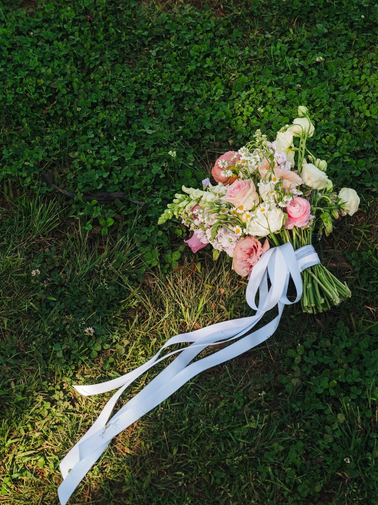 The bouquet 

#weddingflowers #bouquet #wedding #tasmaniaweddingphotographer #weddingphotography