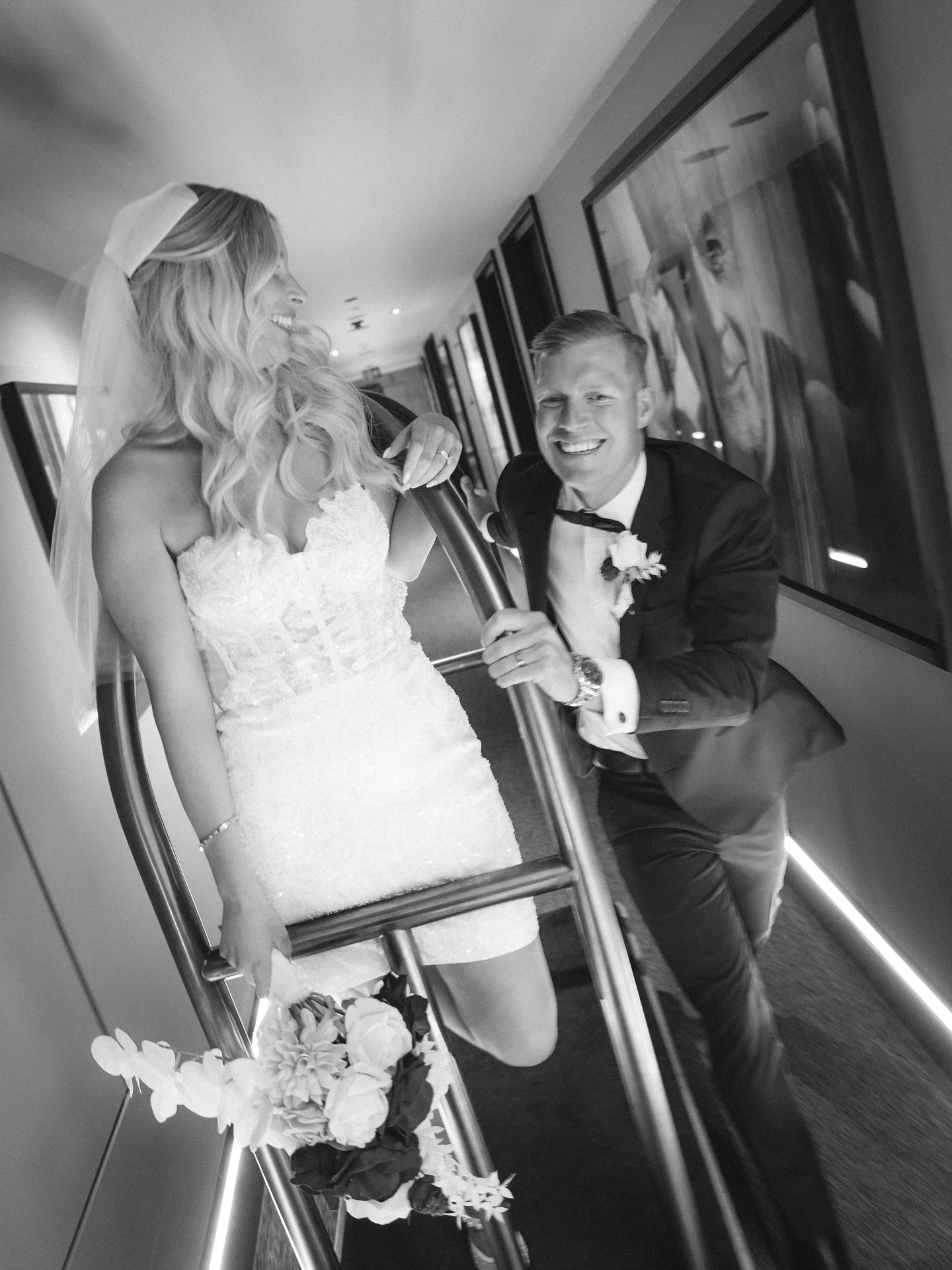 The halls of @crystalbrookvincent

#elopement #elopementphotography #brideandgroom