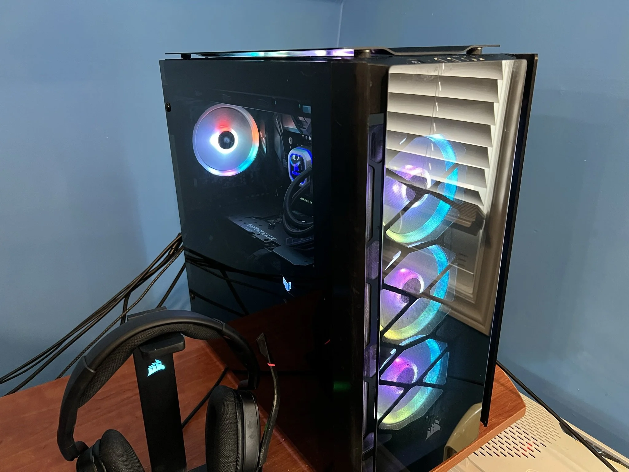 Whether you like flashy rainbow lights, flat colours or complex lighting patterns, there are always great options. No hard feelings if you prefer a dark appearance!