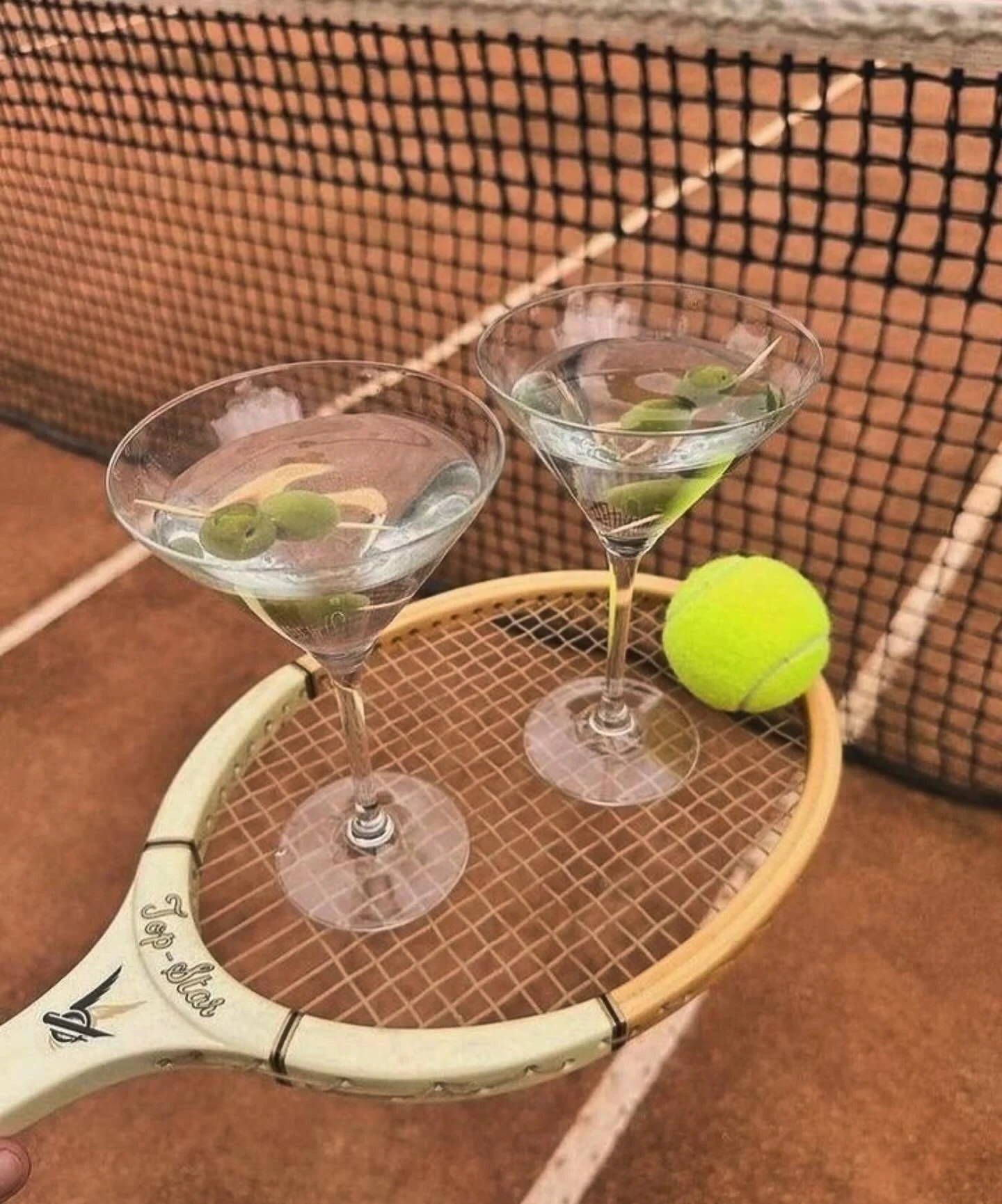 Tennis and tinis 🎾🍸= a perfect summer combo 
#thetidalist #tennisandtinis #summer #summervibes #tinis #fortheloveofsummer