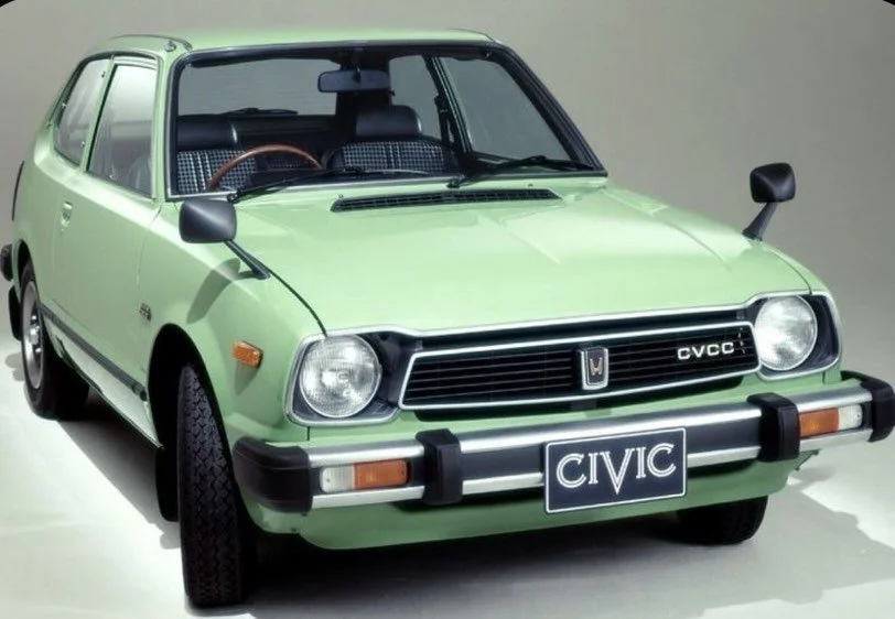 Who knew 60 and 70 era Honda civics are dope!
#thetidalist #carswelove #vintagerides #vibes #civics