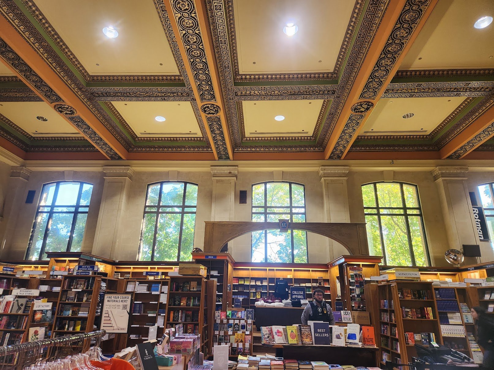 Lovely green windows 🌿