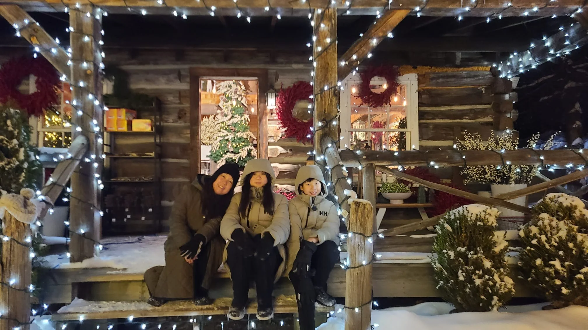 This cabin was so christmasy!!