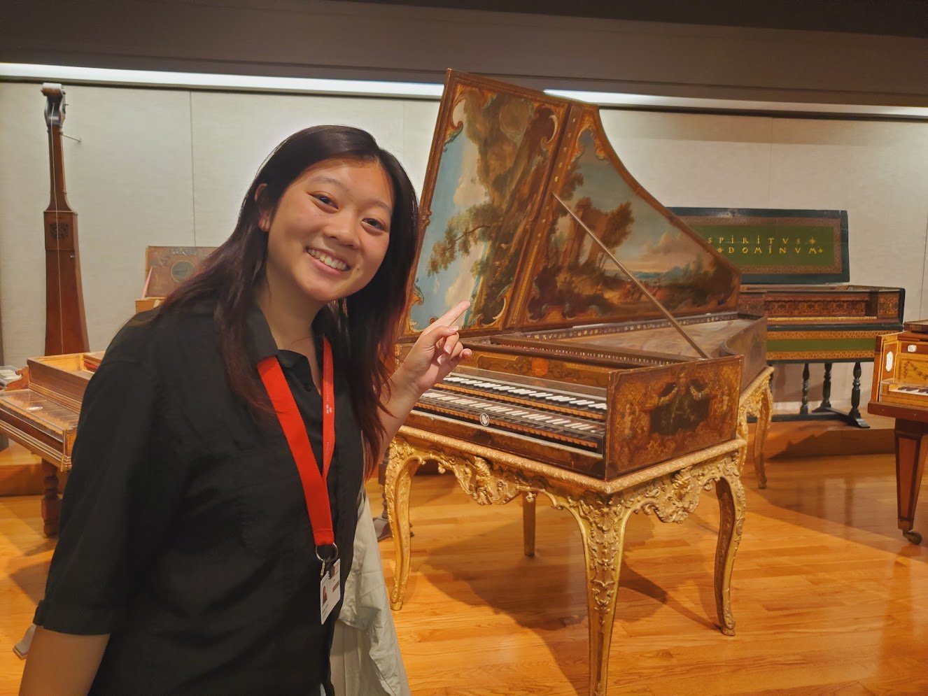 Prettiest harpsichord. 🥰