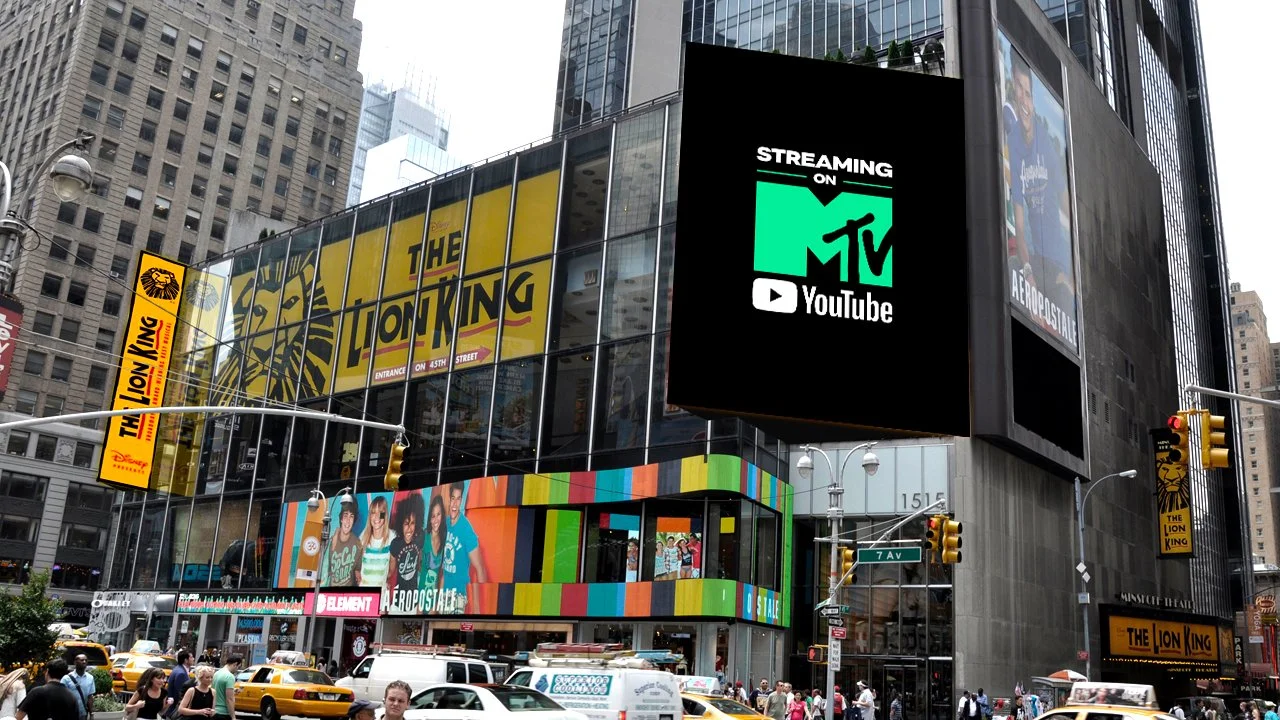 _FBR_Billboards_1515-Ex_1176x1464_insitu-right_end-slate.jpg