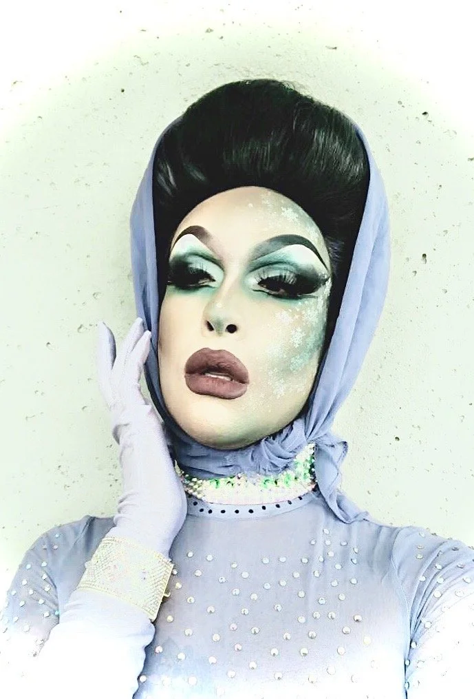 EdieViolet-Snow2.jpg