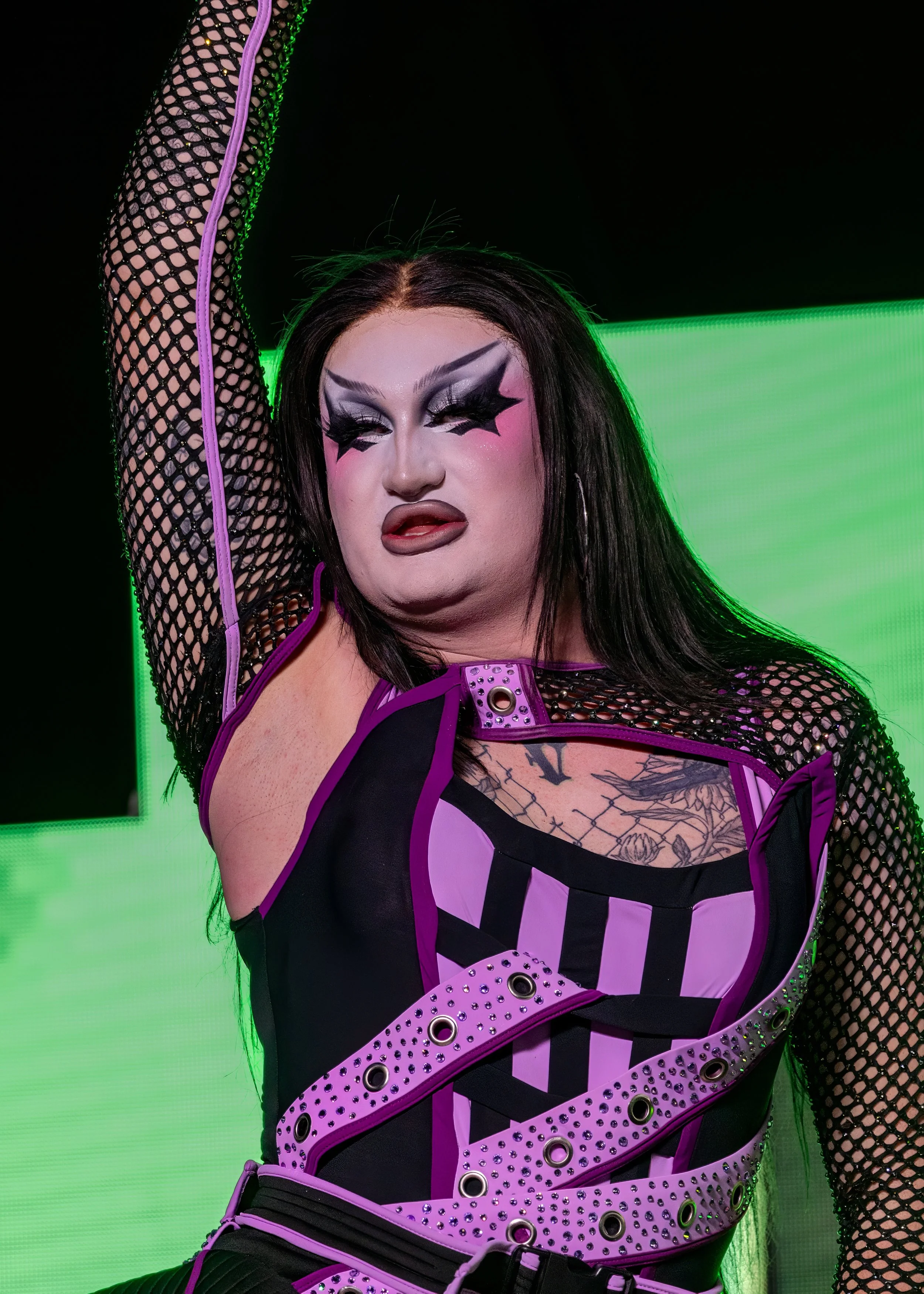 Van_Goth_performing_during_Queens_and_Kings_of_Pride,_Windsor-Essex_Pride_Fest,_2025-08-09_05.jpg
