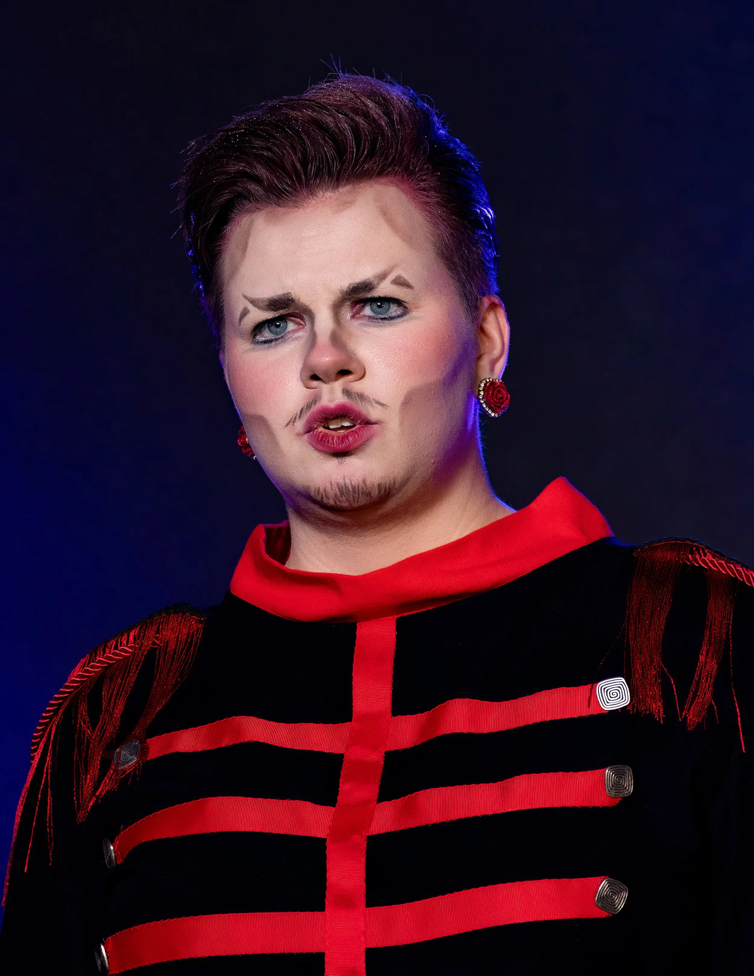 Hudson_Bae_performing_during_Queens_and_Kings_of_Pride,_Windsor-Essex_Pride_Fest,_2025-08-09_06.jpg