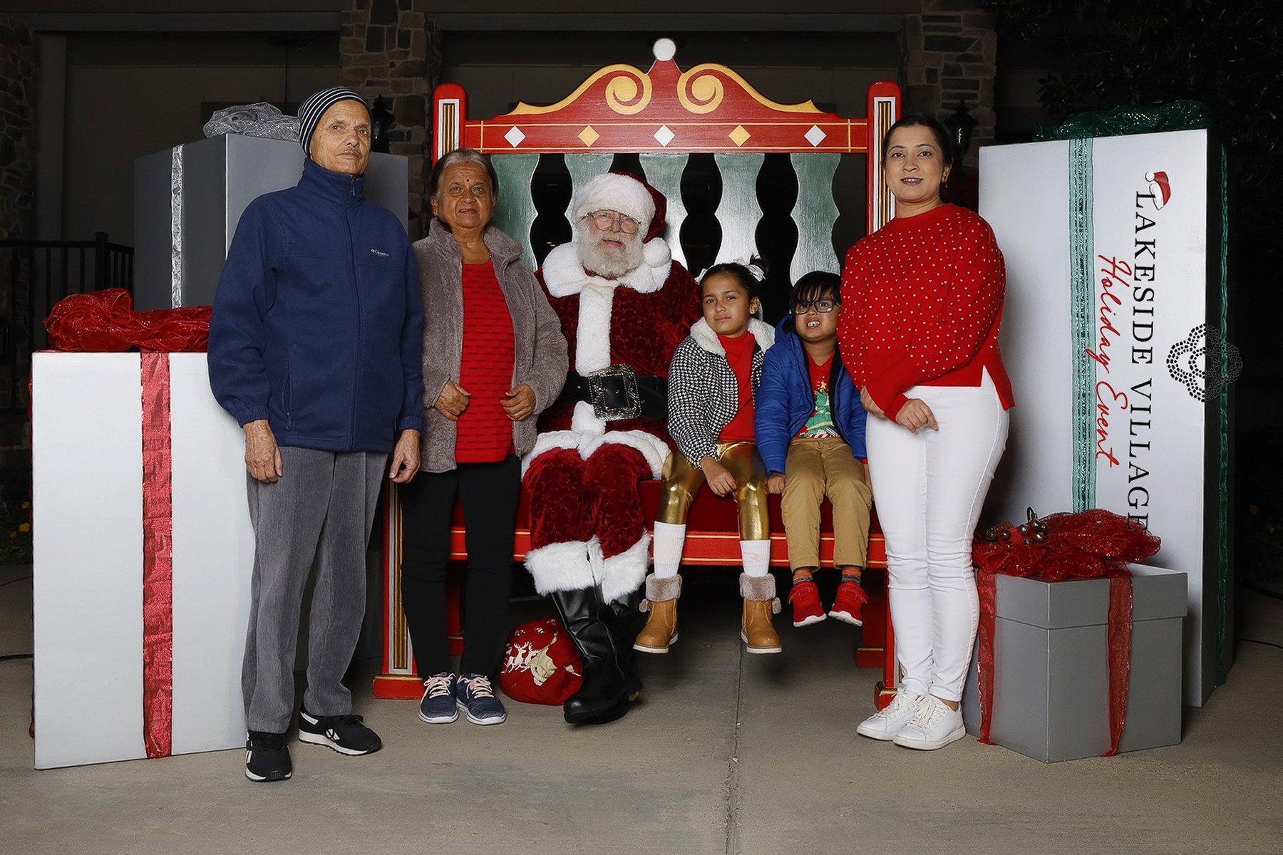 120325 Lakeside Holiday Event-0011.jpg