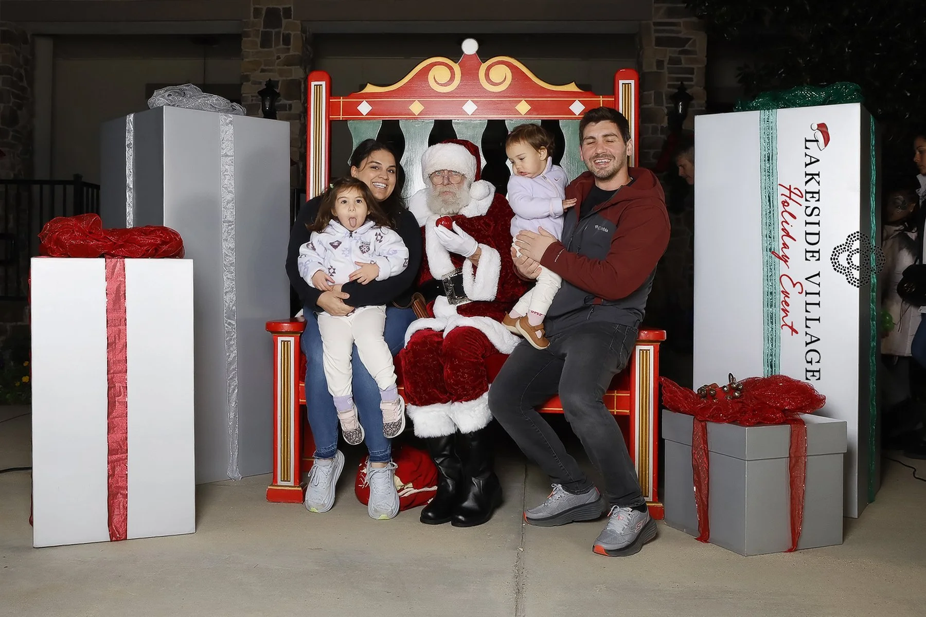 120325 Lakeside Holiday Event-0022.jpg