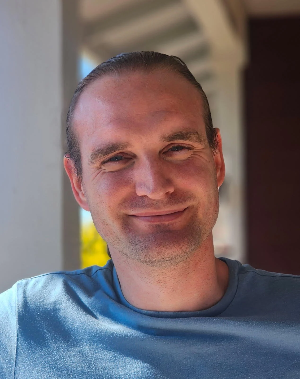 Evan Carbone Headshot.jpg