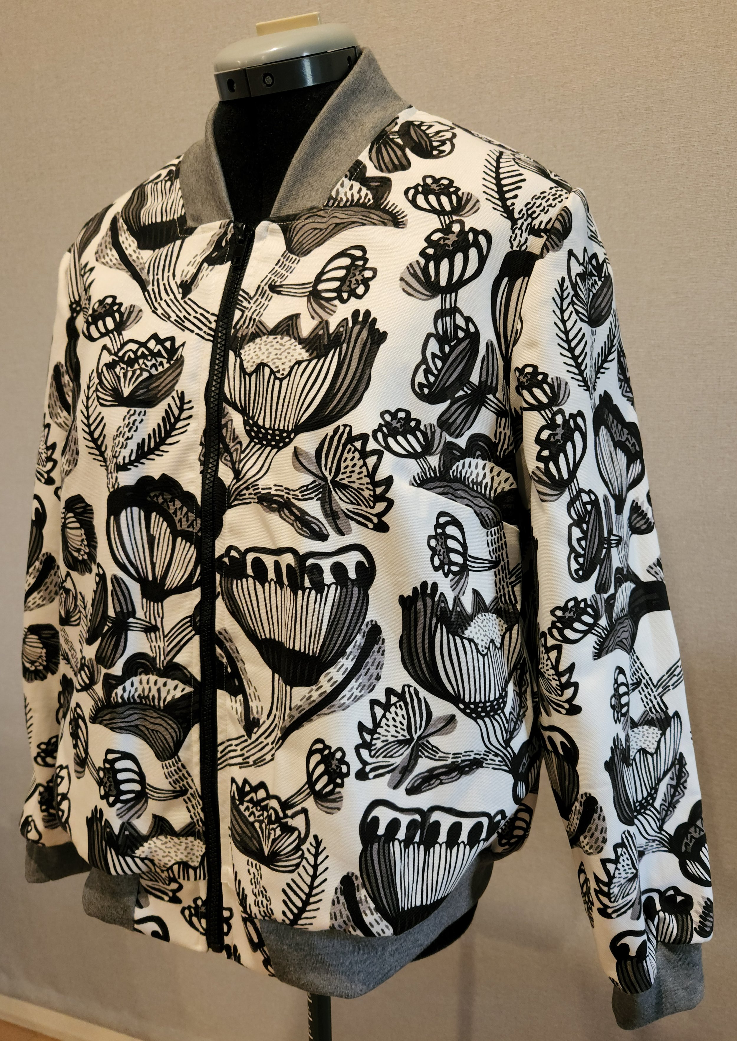 Grey floral2.jpg