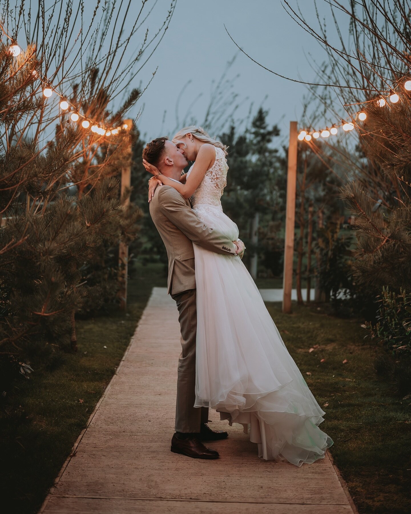 Liv + Dan ✨✨✨ 

#weddingphotography #weddingphotographer #staffordshirephotographer #midlandsweddingphotographer#staffordshireweddingphotographer #ukweddingphotographer #2024wedding #2025wedding #2026wedding  #cotonfarmhouse #candidweddingphotography